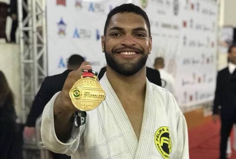 Quem é o brasileiro tricampeão mundial de Jiu-jitsu?