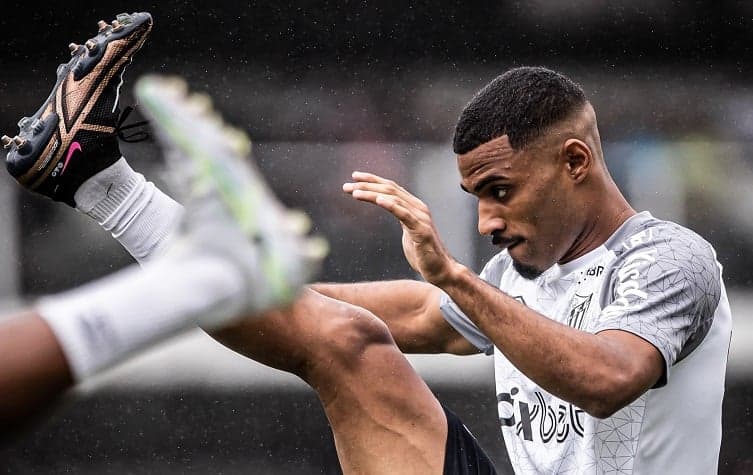 Joaquim revela como é o cotidiano no Santos com Odair e adota otimismo
