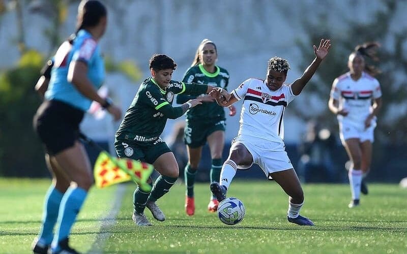 Com gol 'ao apagar das luzes', São Paulo e Palmeiras empatam no primeiro jogo das quartas de final do Brasileirão Feminino - Lance!