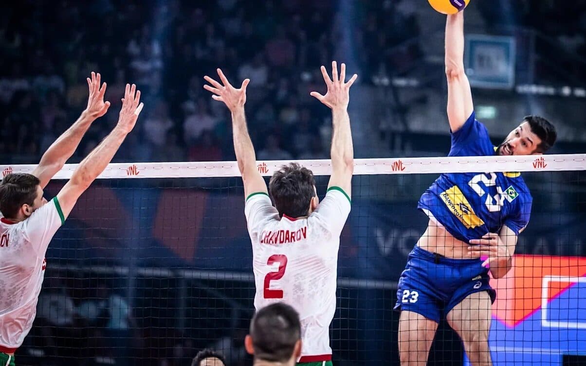 Que horas é o jogo de vôlei masculino amanhã?