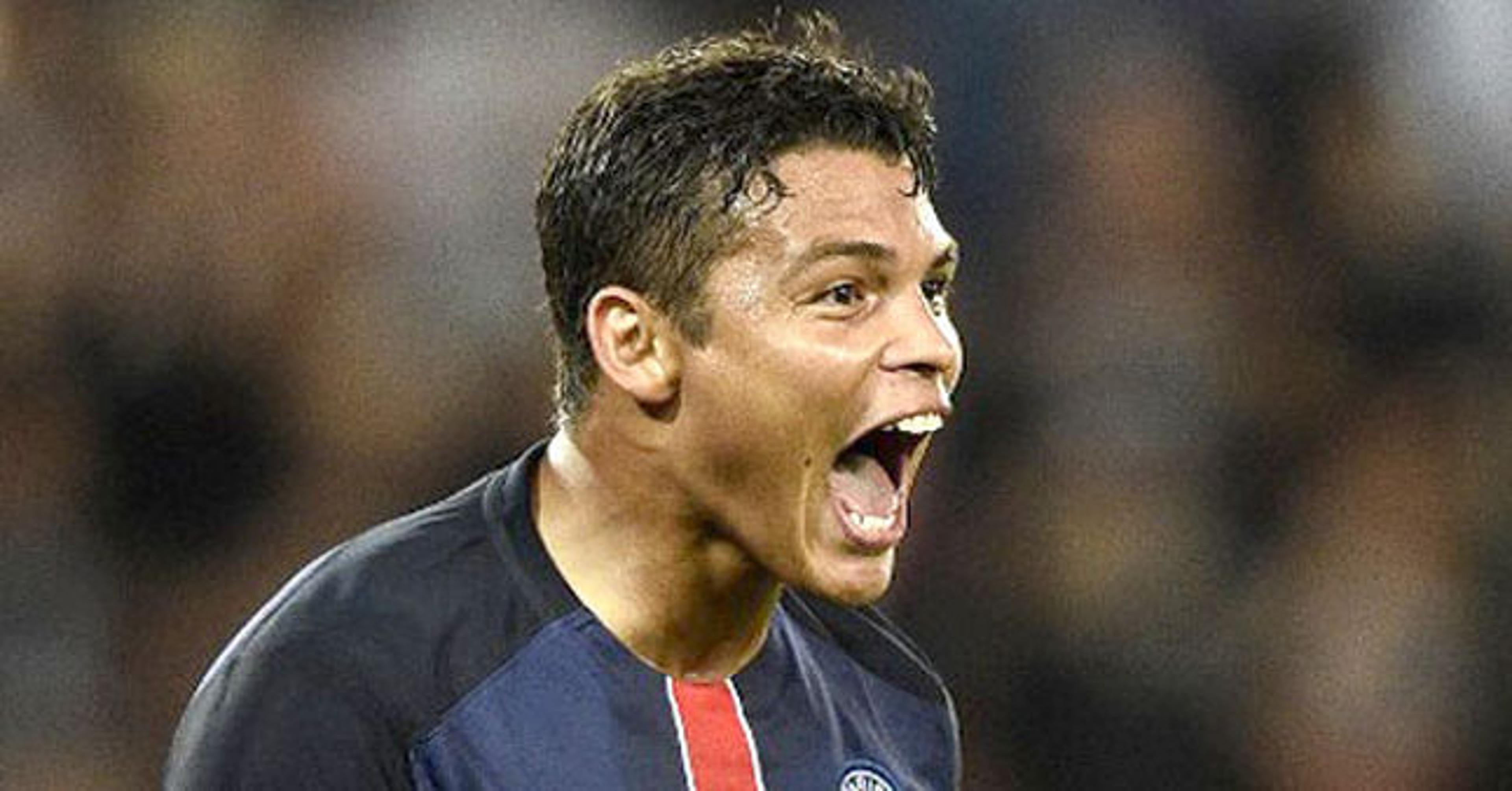 Thiago Silva negocia novo contrato com o PSG, diz revista francesa