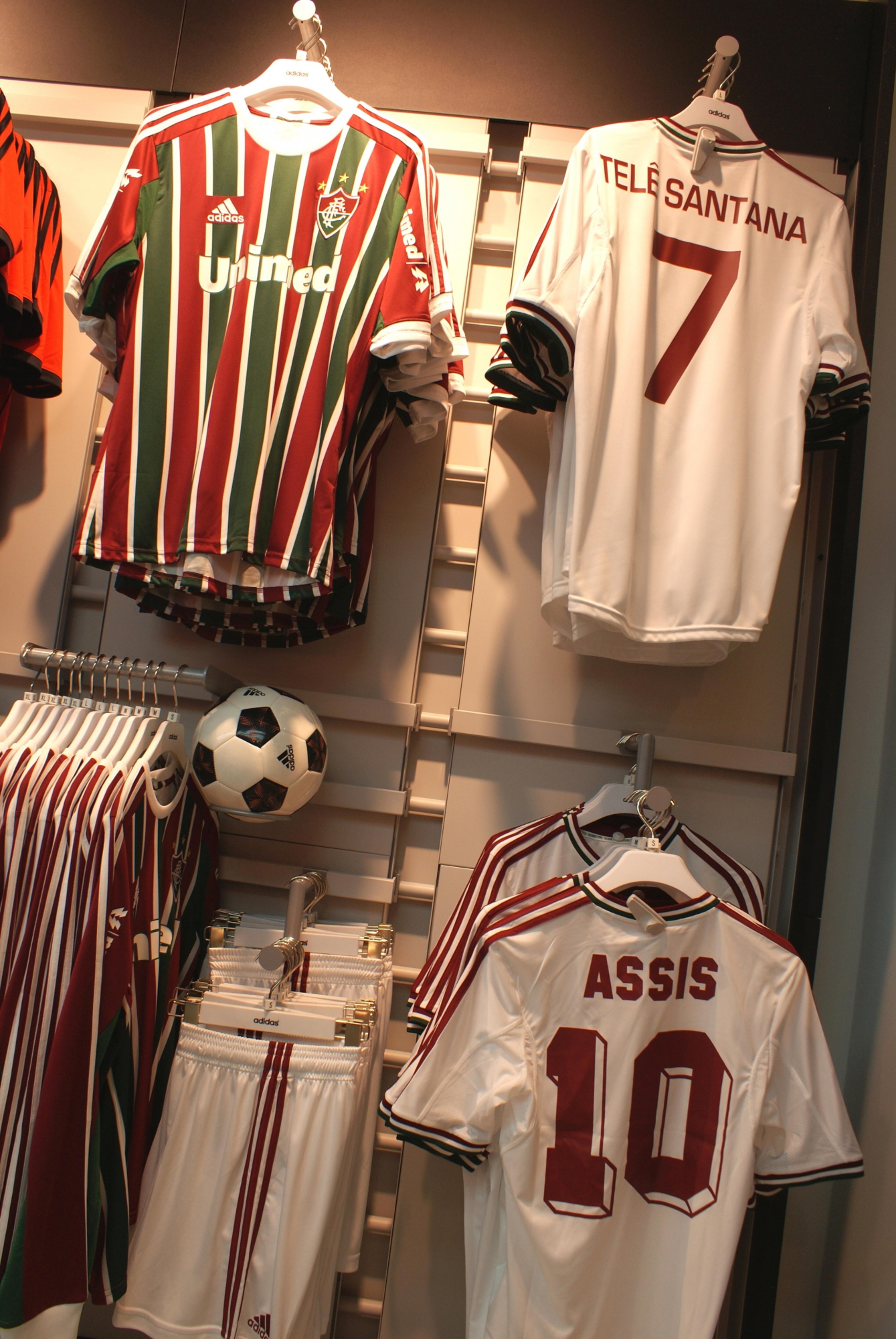 Adidas lança nova camisa do Fluminense mas se esquece da torcida