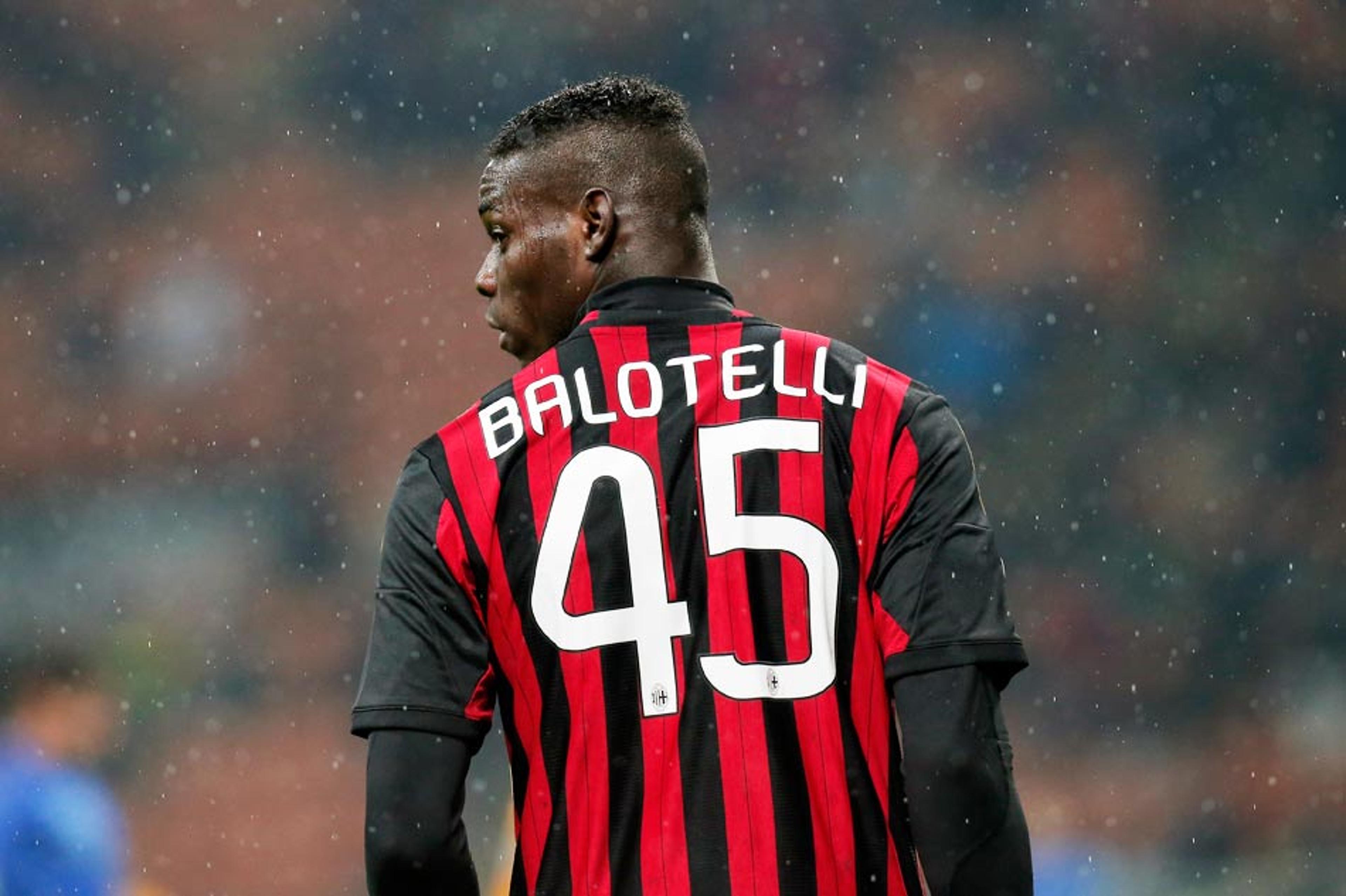 Milan não conta com Balotelli e já pensa em novo atacante