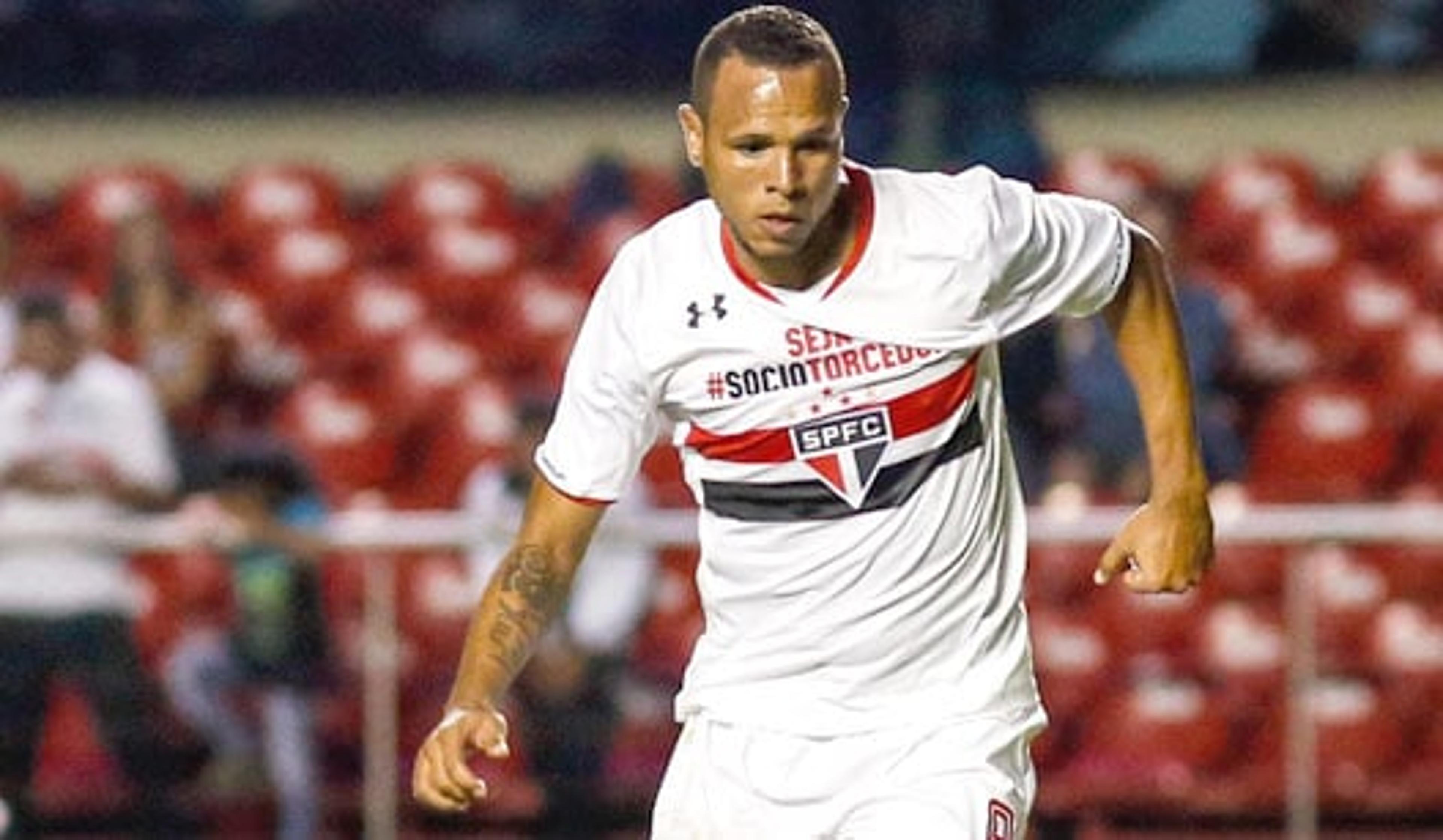 São Paulo terá Denis, Rodrigo Caio na zaga e Fabuloso contra o Sport