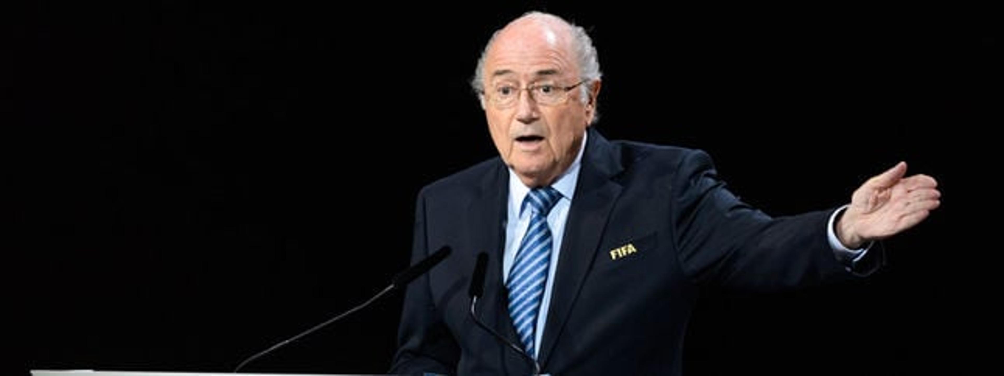 Blatter segue recebendo salário na Fifa mesmo banido do futebol