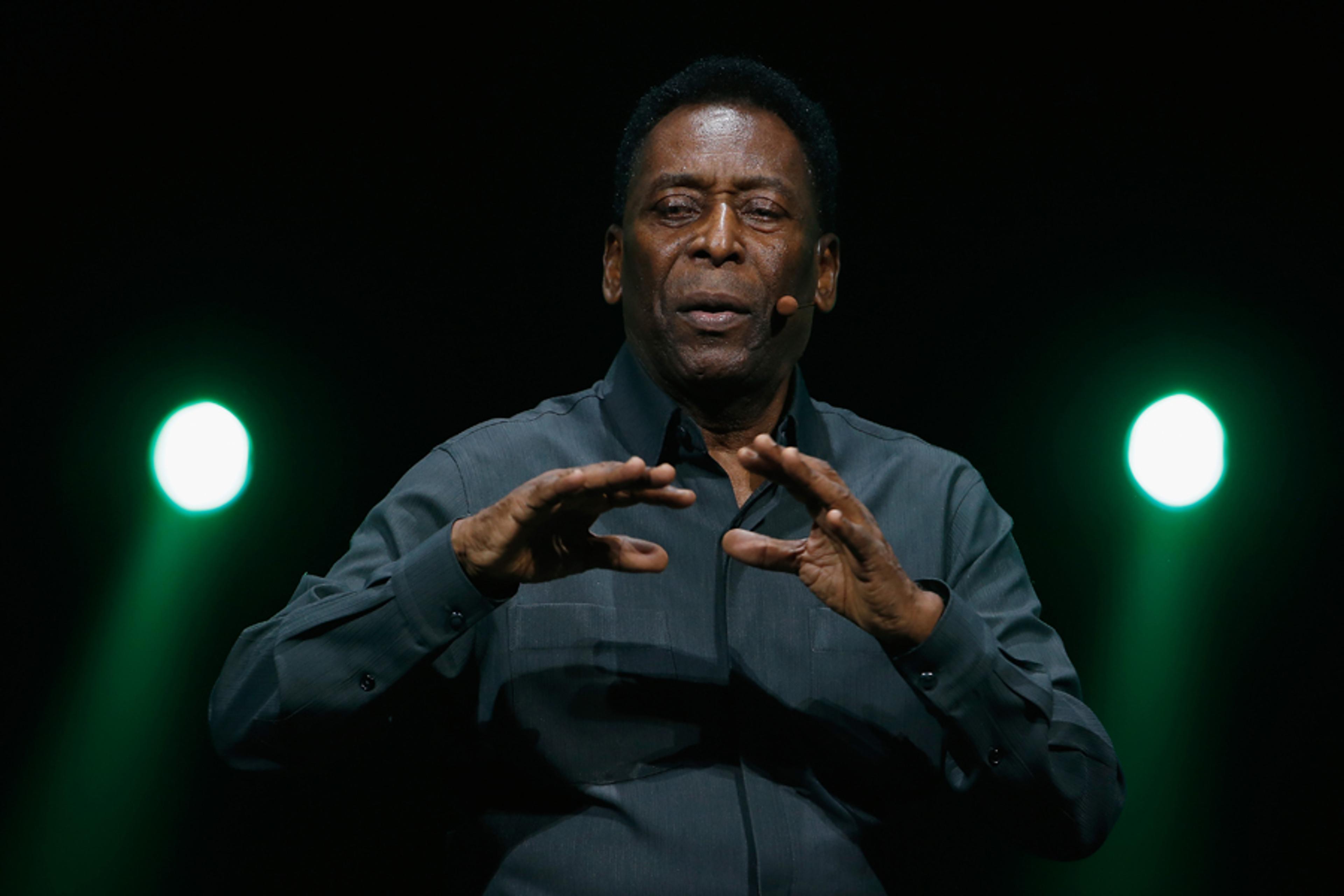 Pelé entra com ação contra empresa por uso indevido de sua imagem