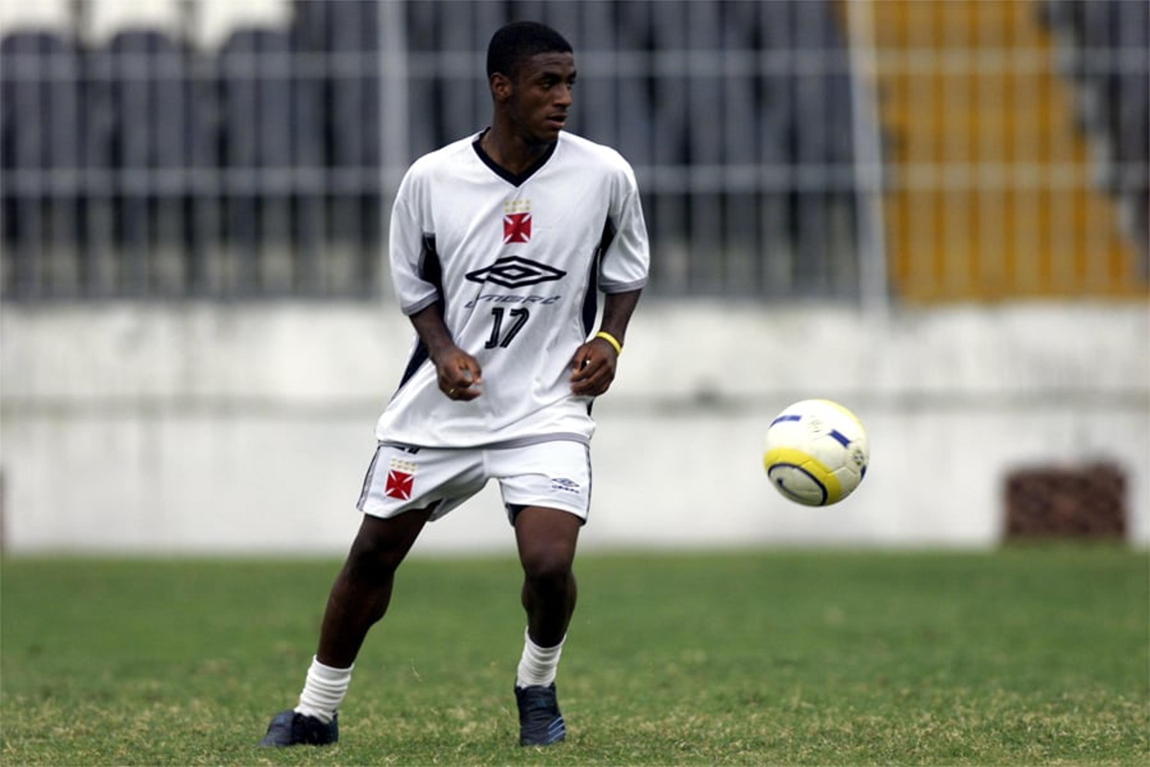 Muriqui comenta passagem pelo Vasco e dá recado aos jogadores