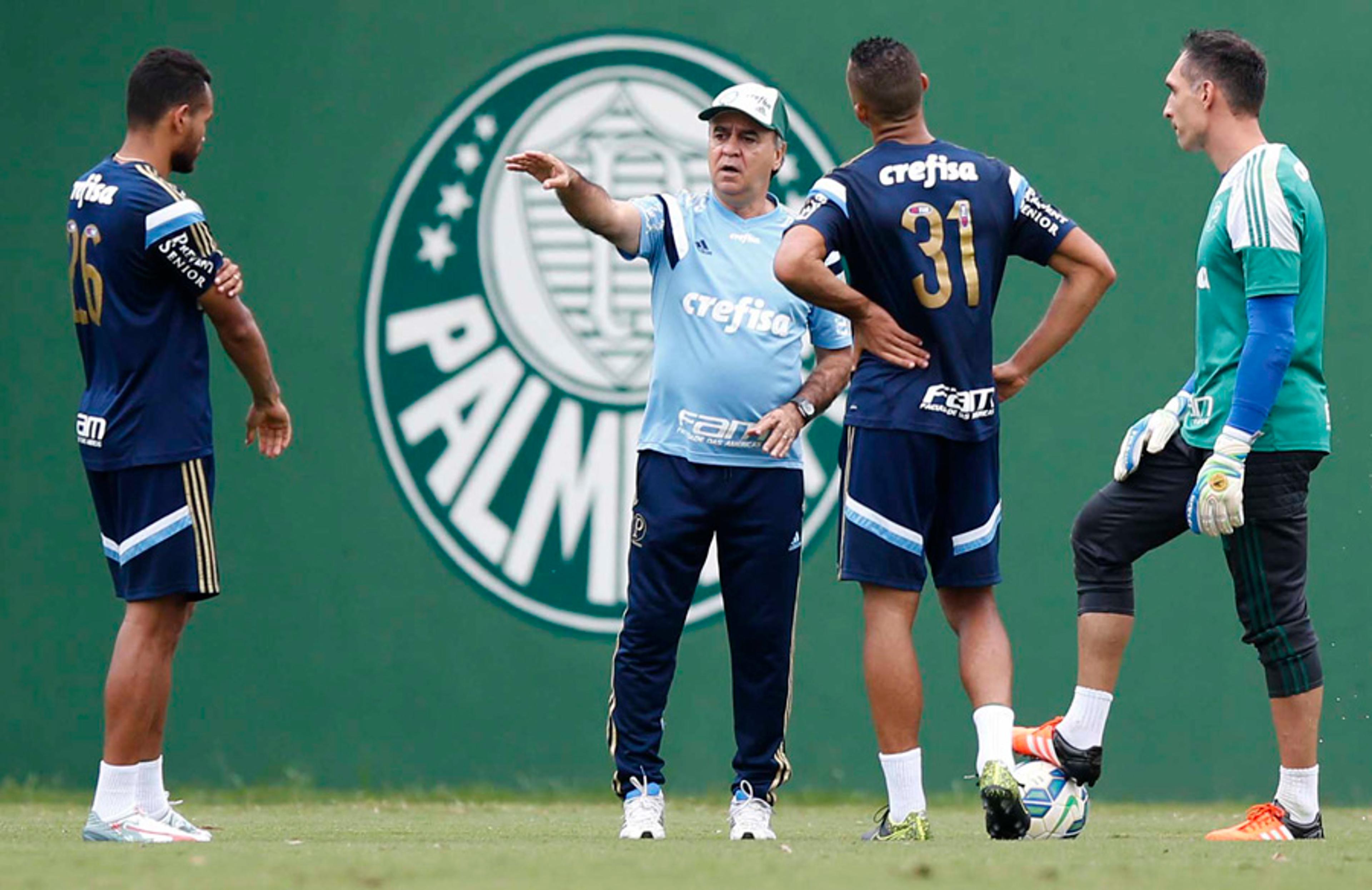 Marcelo Oliveira repete Verdão com João Pedro em treino coletivo