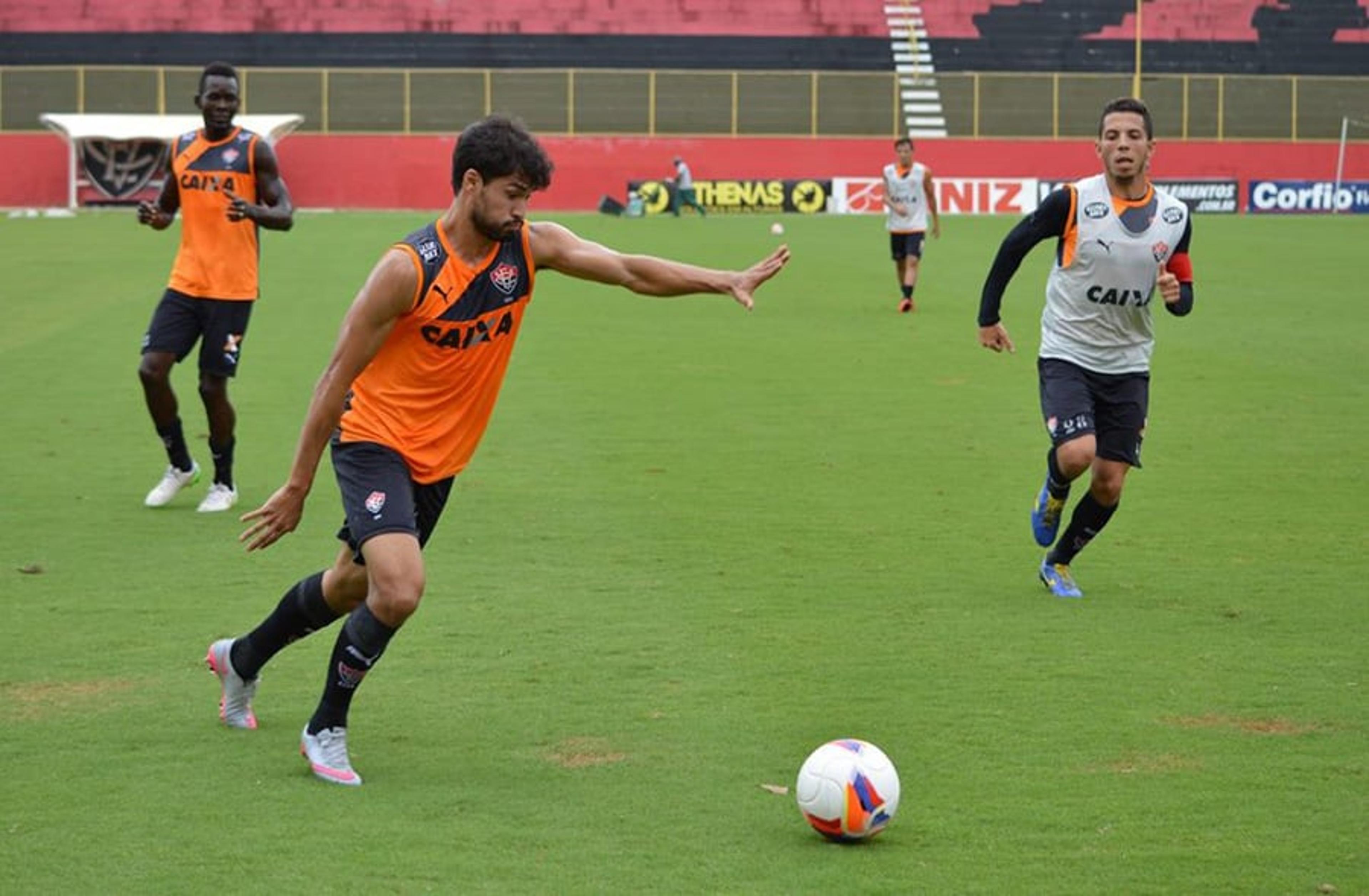 Após triunfo, Pedro Ken comemora segundo acesso com o Vitória