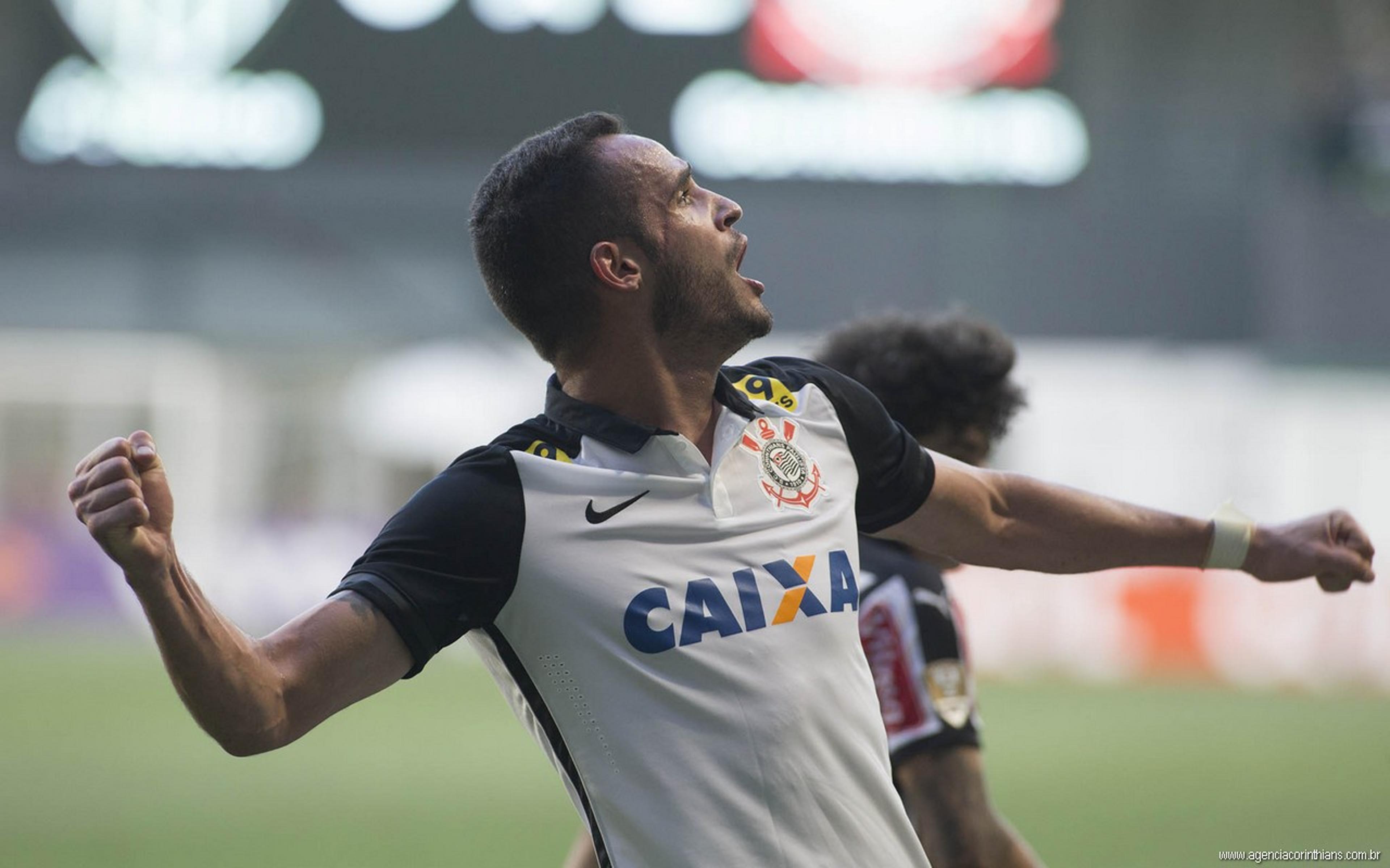 Corinthians encaminha dois novos patrocínios e acerta uma renovação