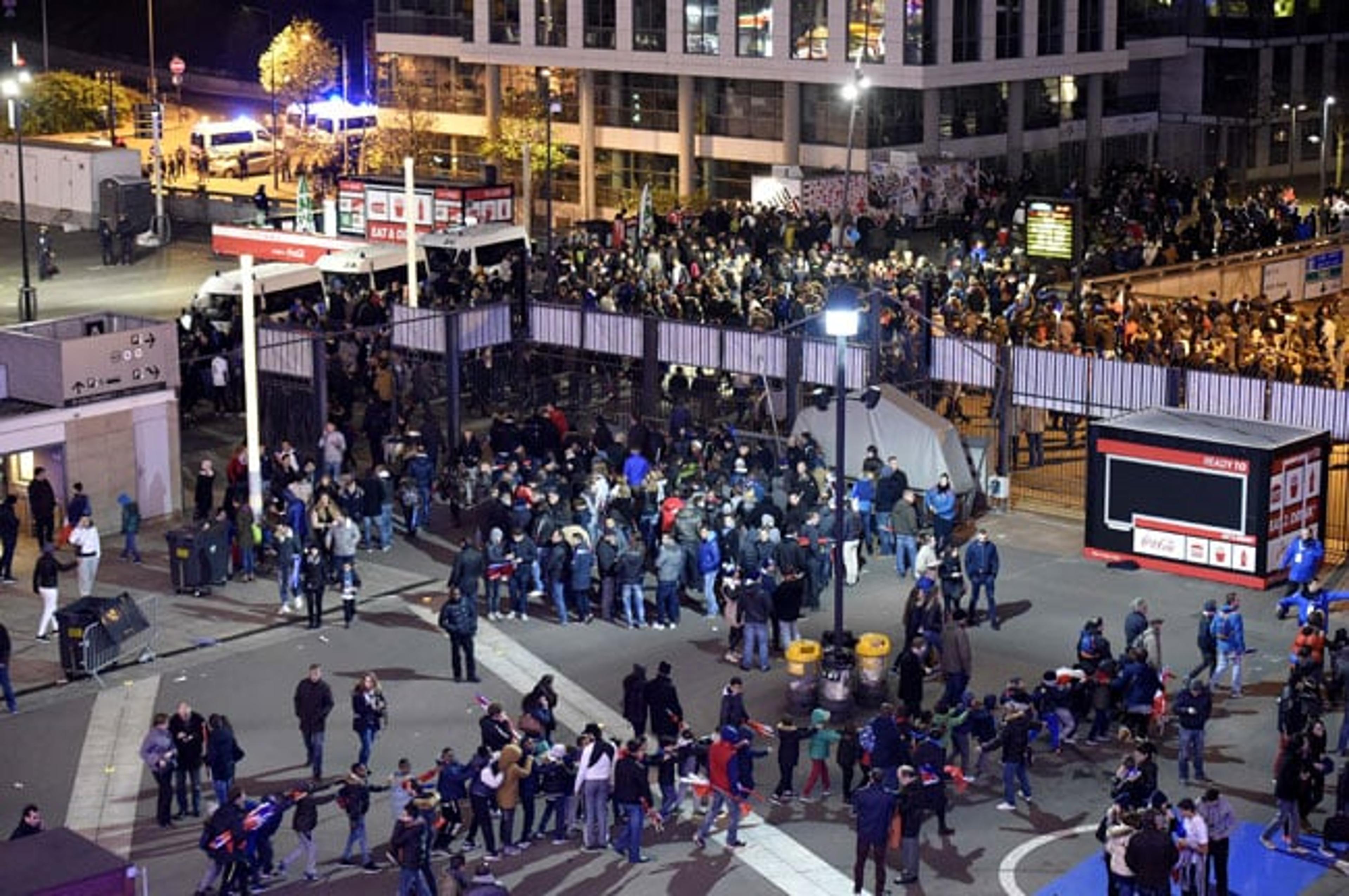 Torcida inglesa será incentivada a cantar a Marselhesa contra a França