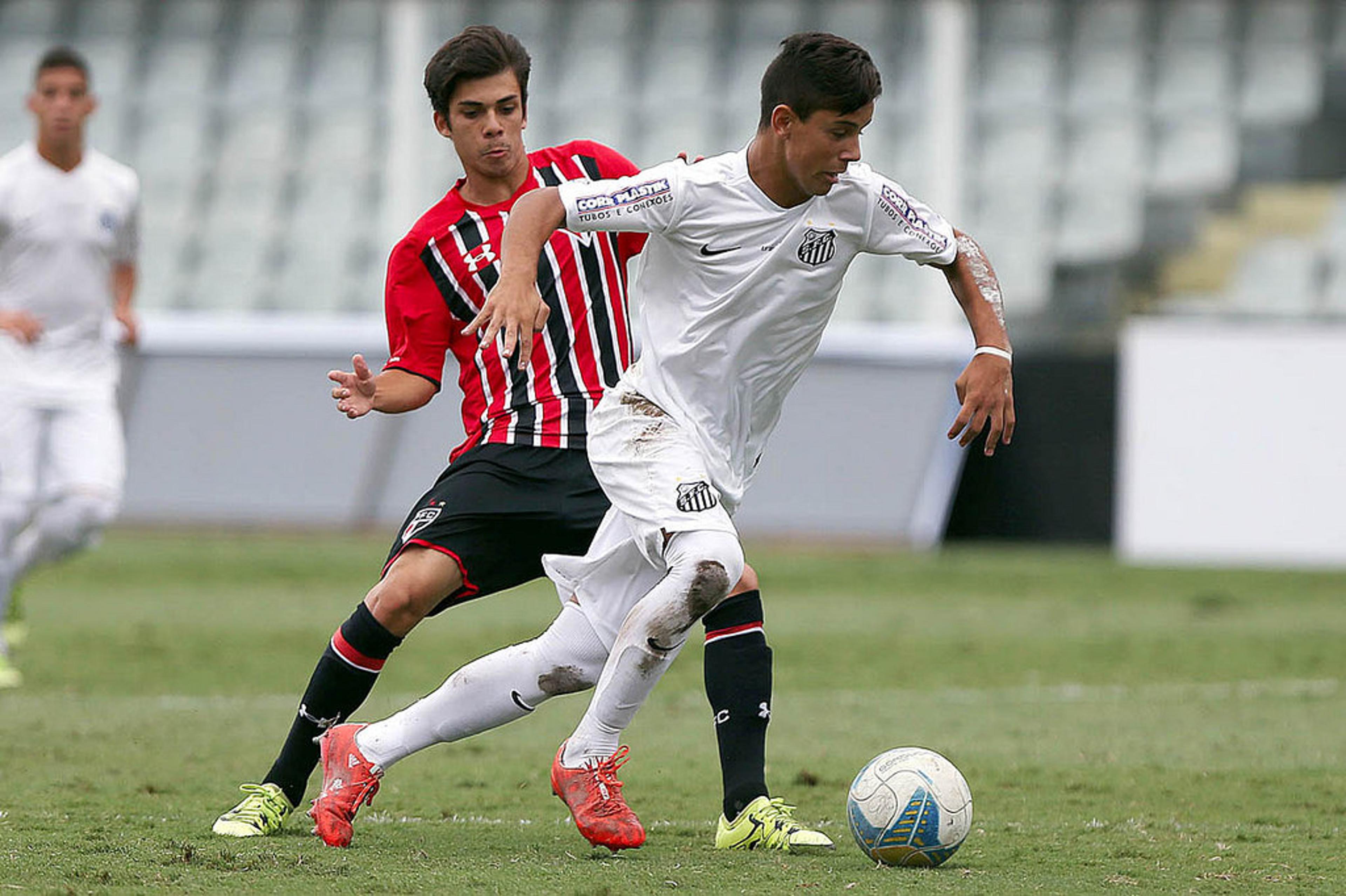 Final do Paulista Sub-17 tem San-São com empate e expulsões na Vila