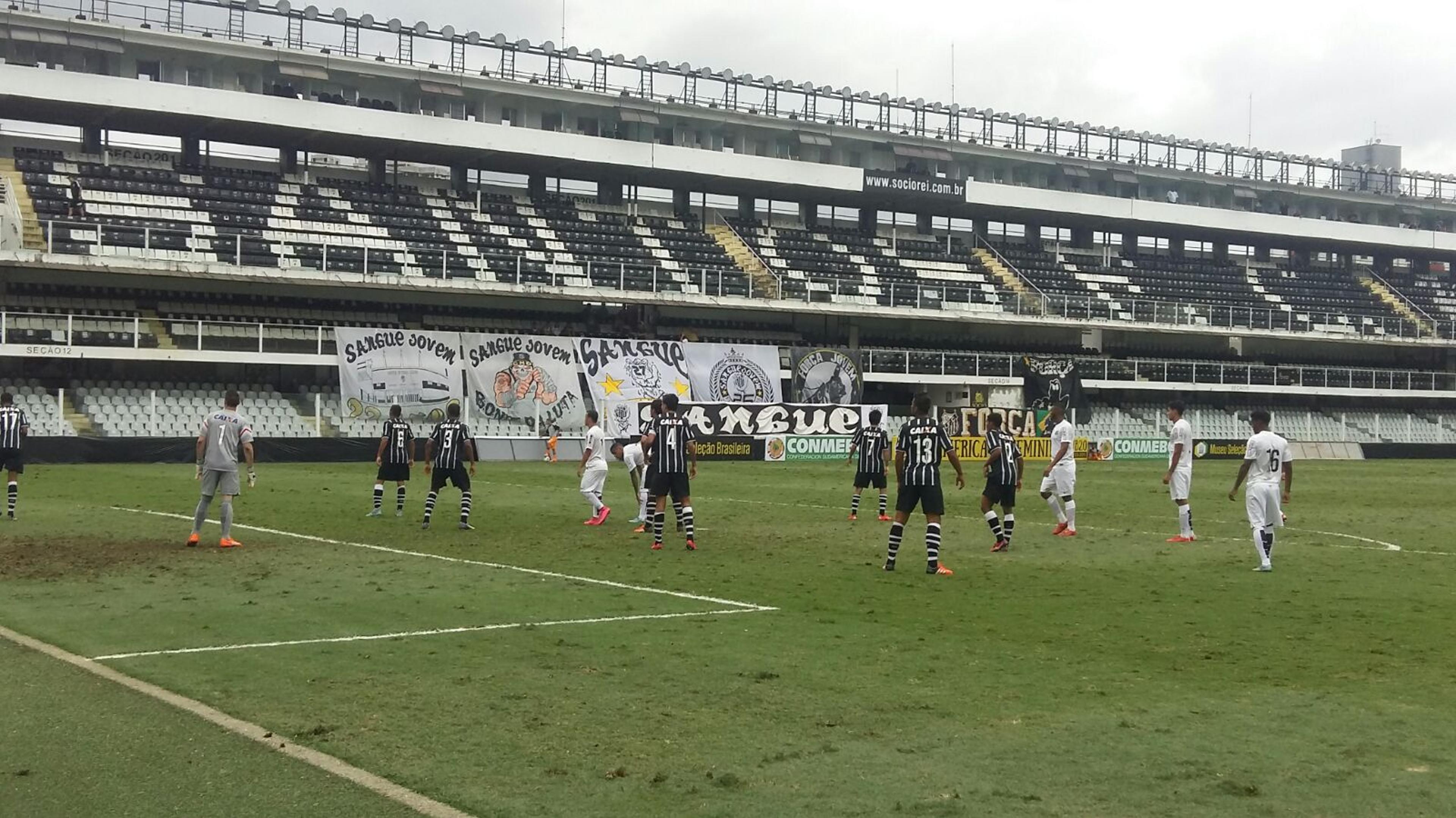 ‘Maduro’, Corinthians goleia Santos fora e abre vantagem na final júnior