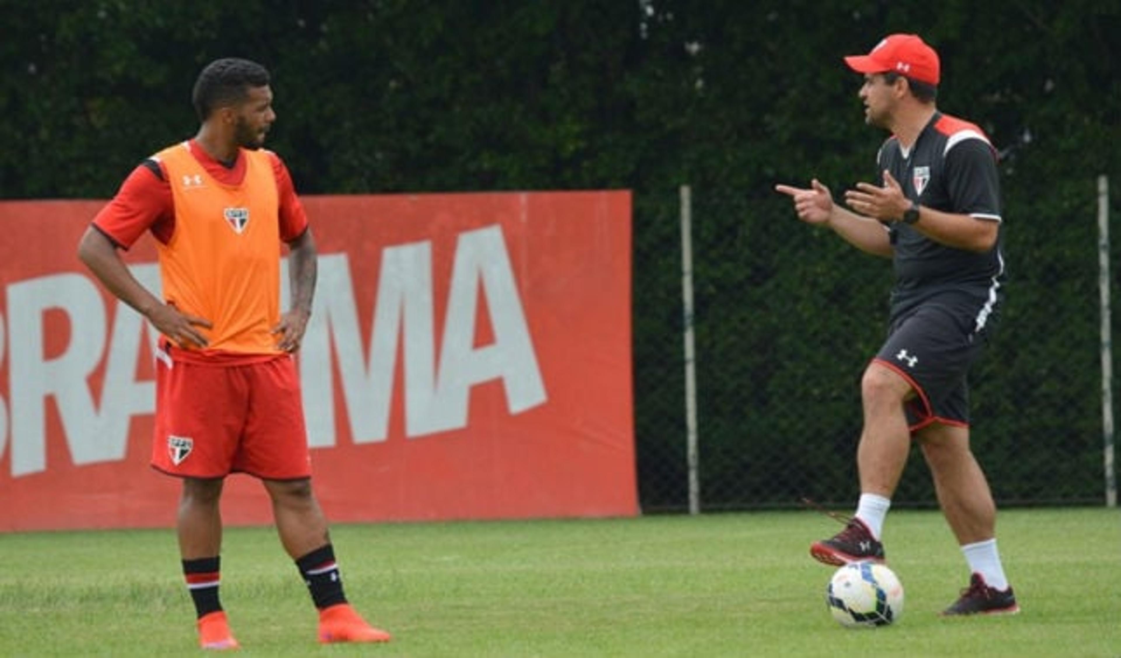 Técnico do sub-20 do São Paulo pode chegar a 32 títulos em 11 anos