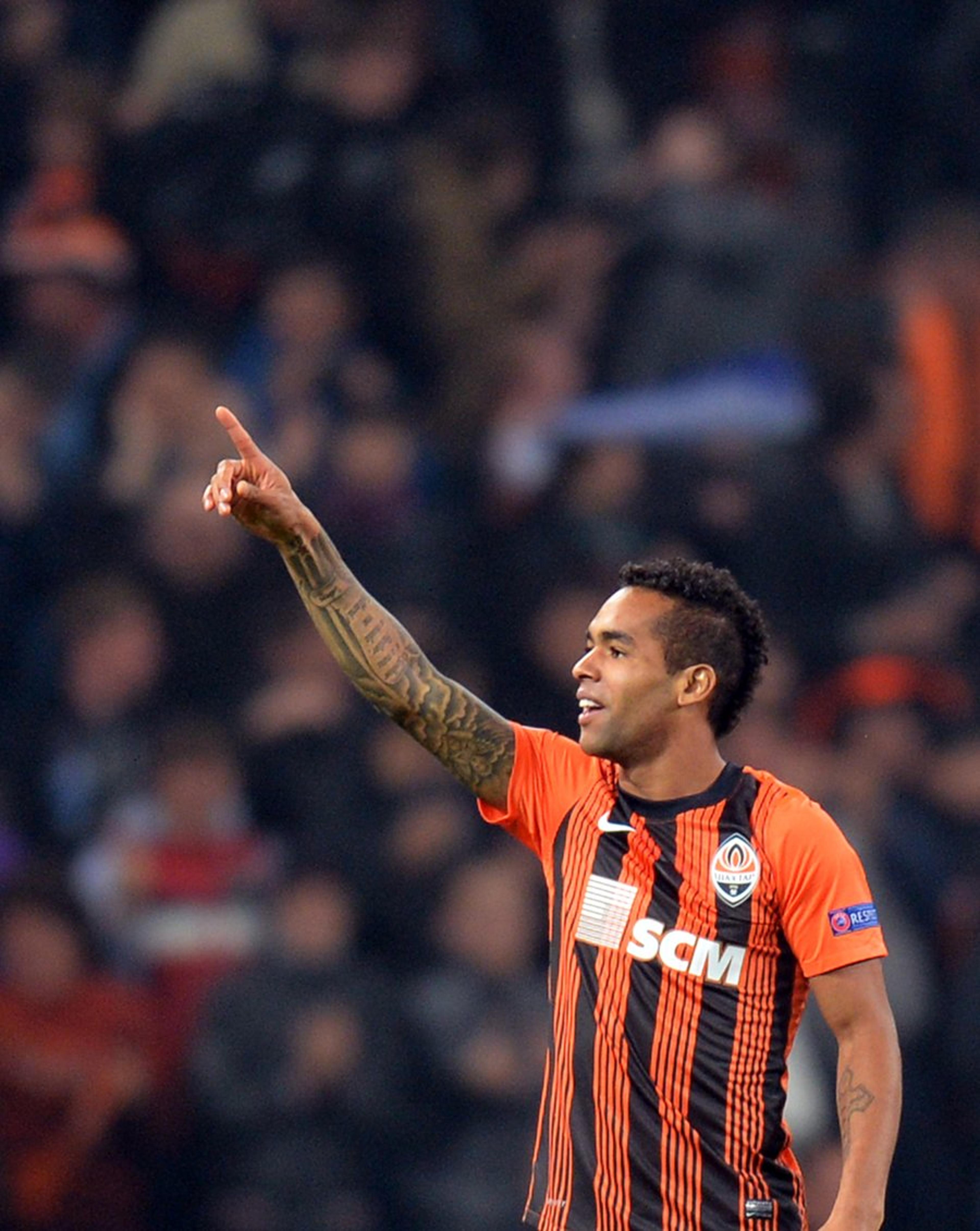 Alex Teixeira deseja o Liverpool: ‘Fiz de tudo para sair do Shakhtar’