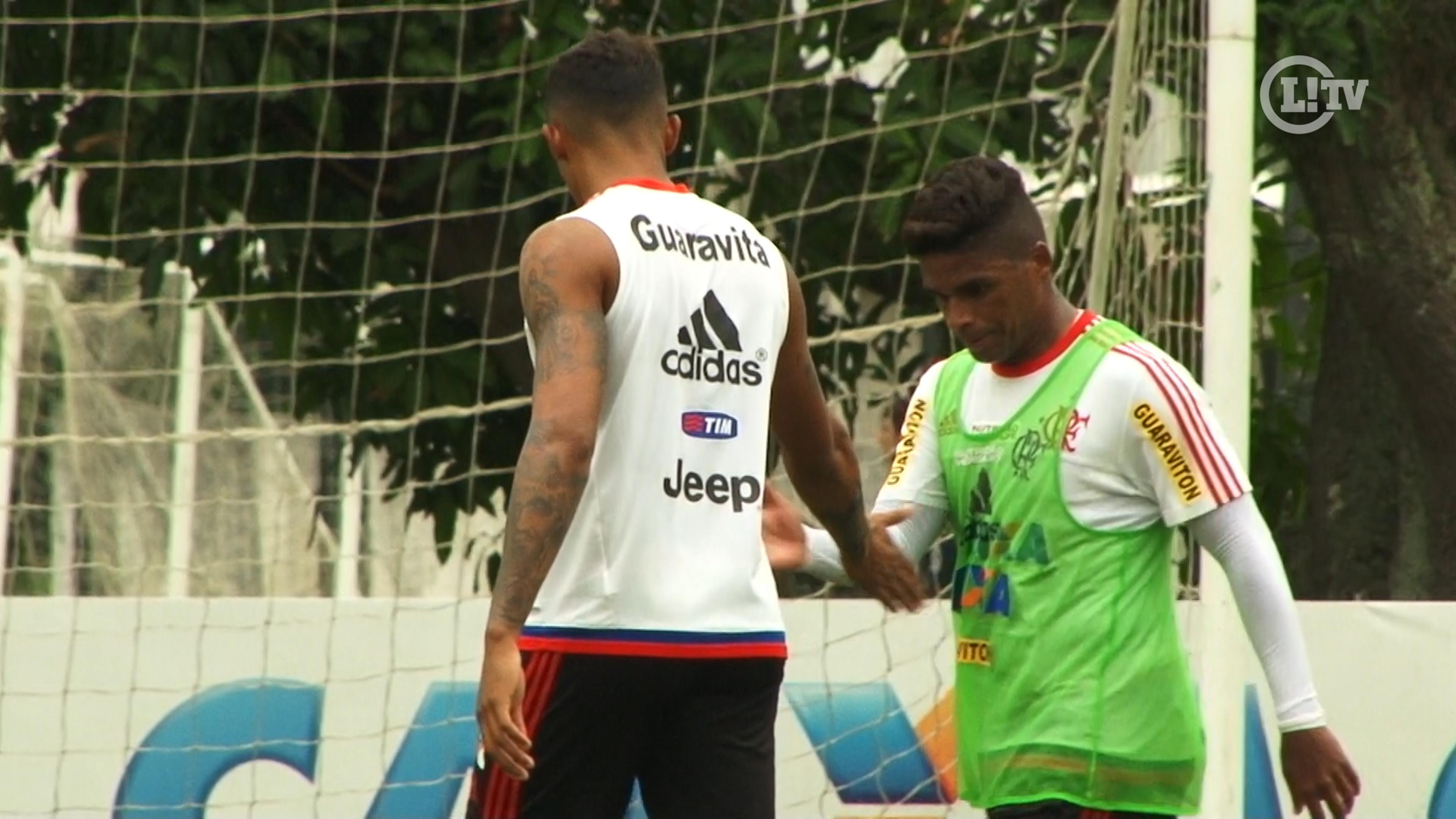 VÍDEO: Com desempenho de camisa 10 titular, ‘Almito’ destrói em treino do Fla