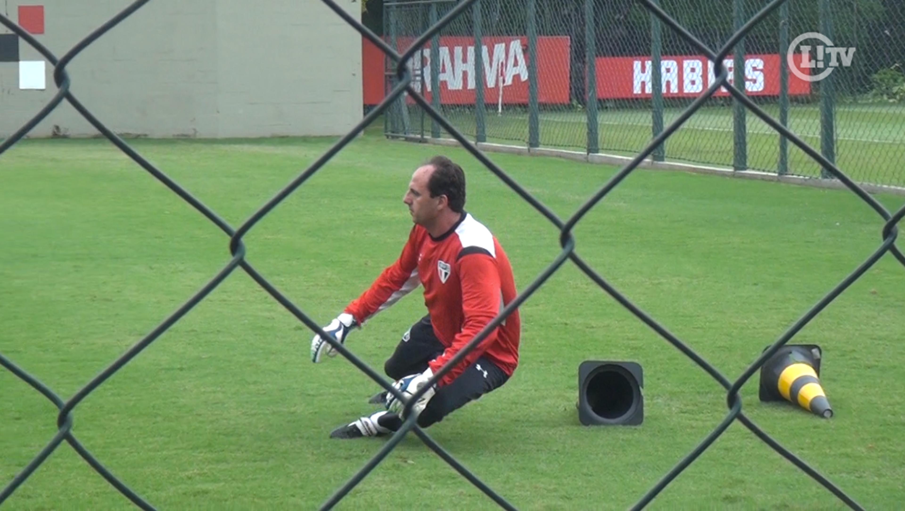 Rogério Ceni encara dores, treina forte e pode jogar contra o Goiás