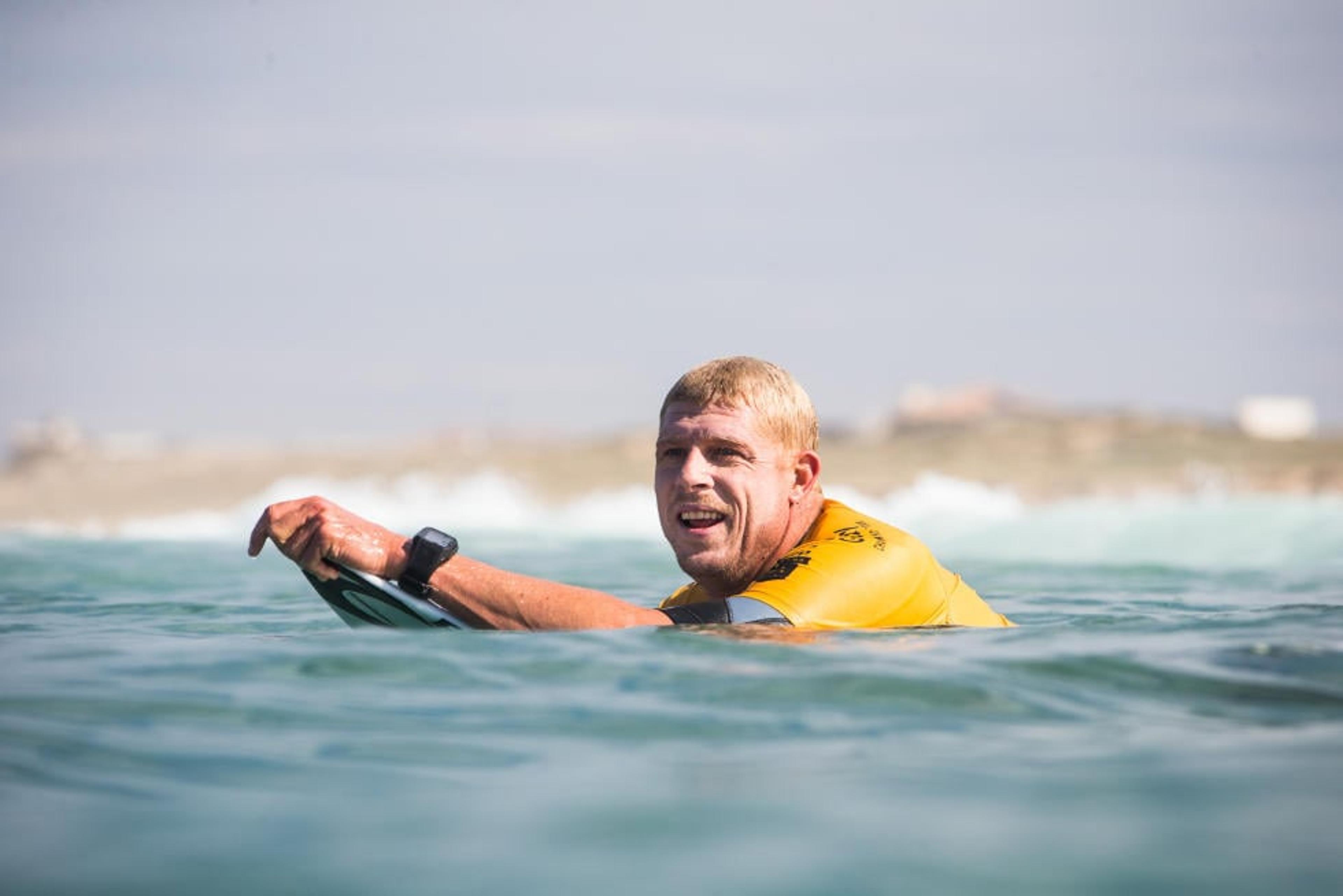 Tubarão, medo de Medina e amor pelo Brasil: Mick Fanning em entrevista exclusiva ao LANCE!