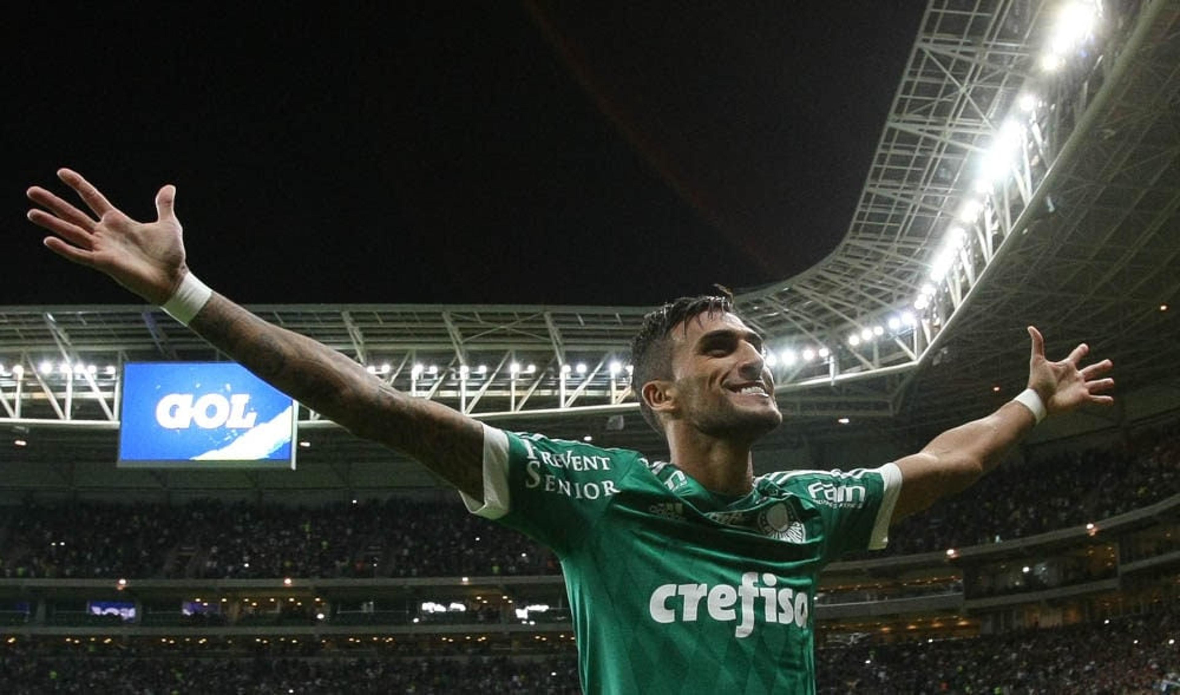 Espera do Palmeiras por ‘sim’ sobre Rafael Marques chega a uma semana