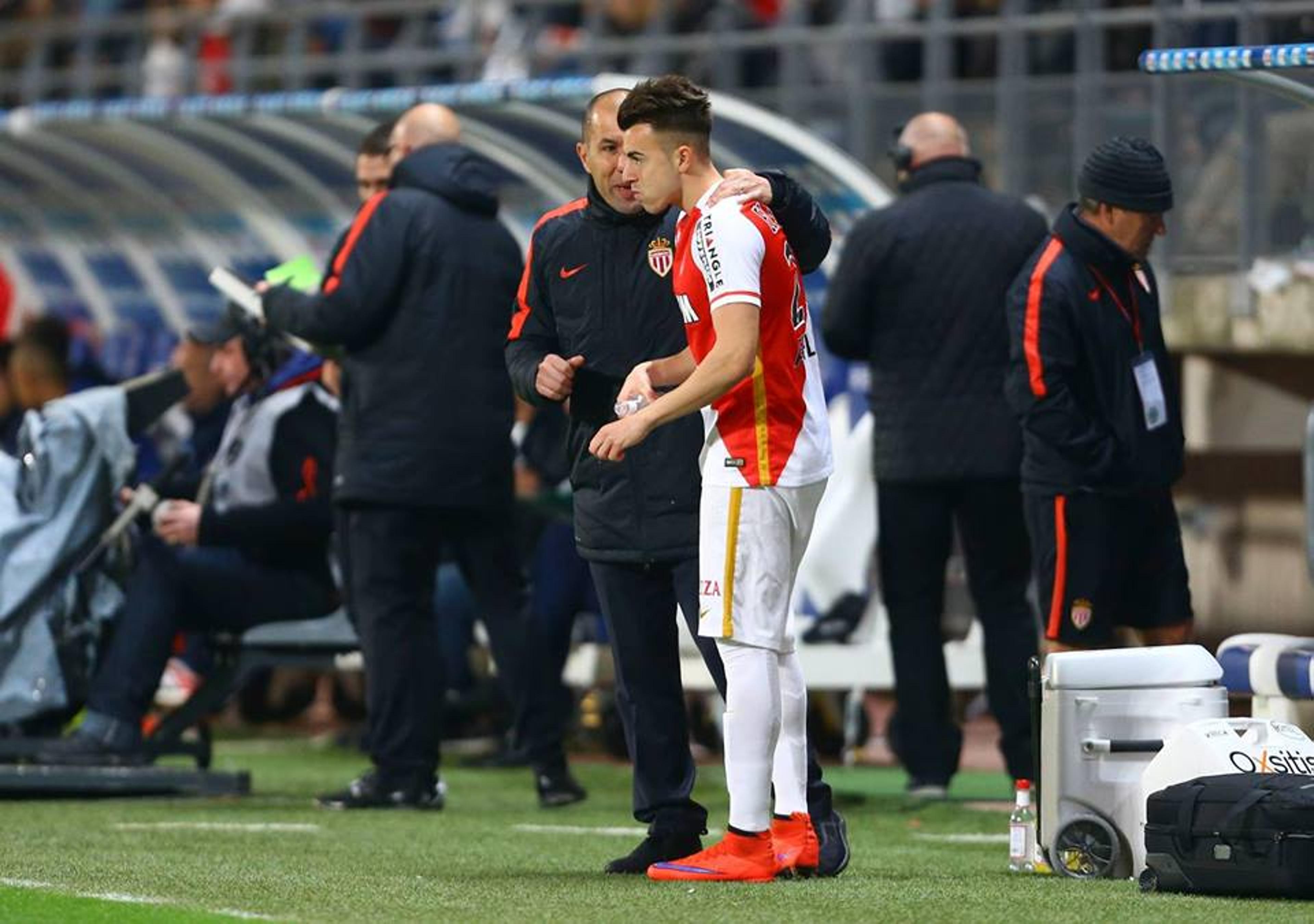 Monaco desiste de El Shaarawy, que vira dor de cabeça para o Milan