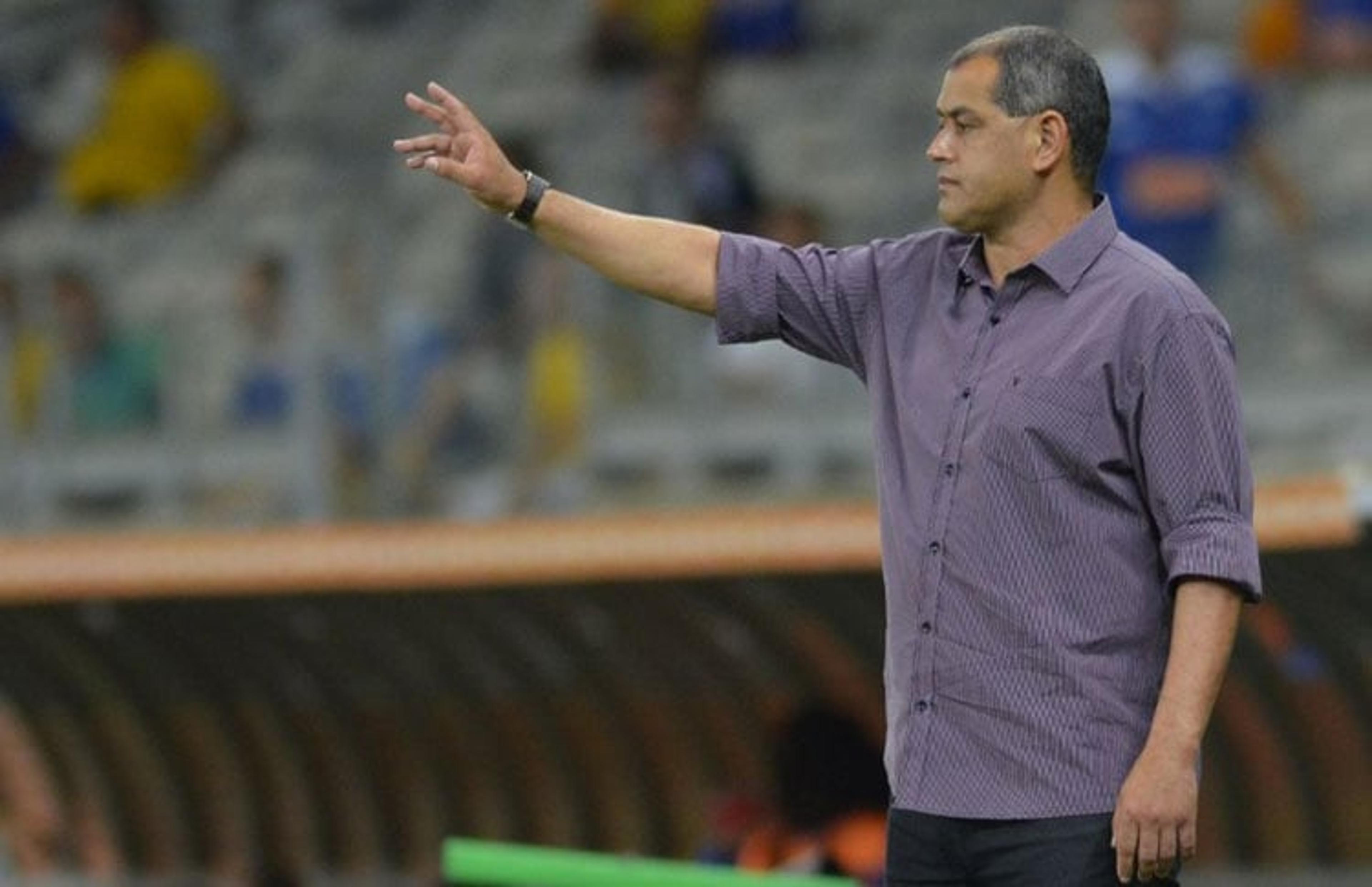 Técnico do Paraguai, Arce detona árbitro e critica postura de Tite