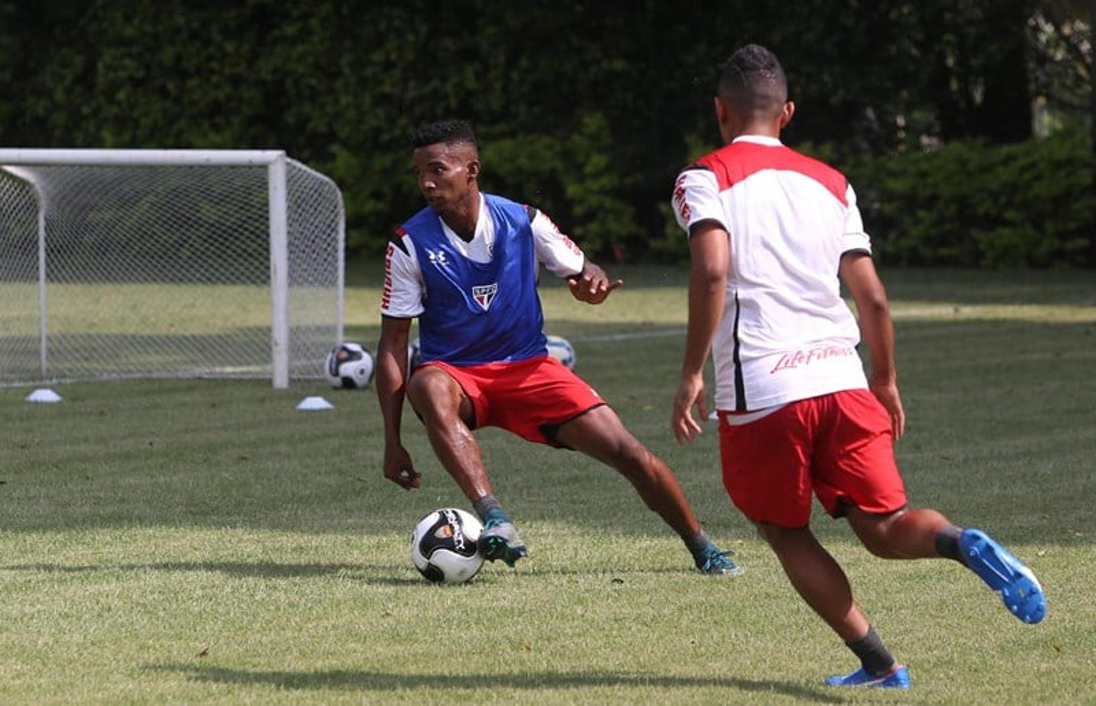 Ainda sem Mena, Bauza já aplica 1º treino com bola no São Paulo