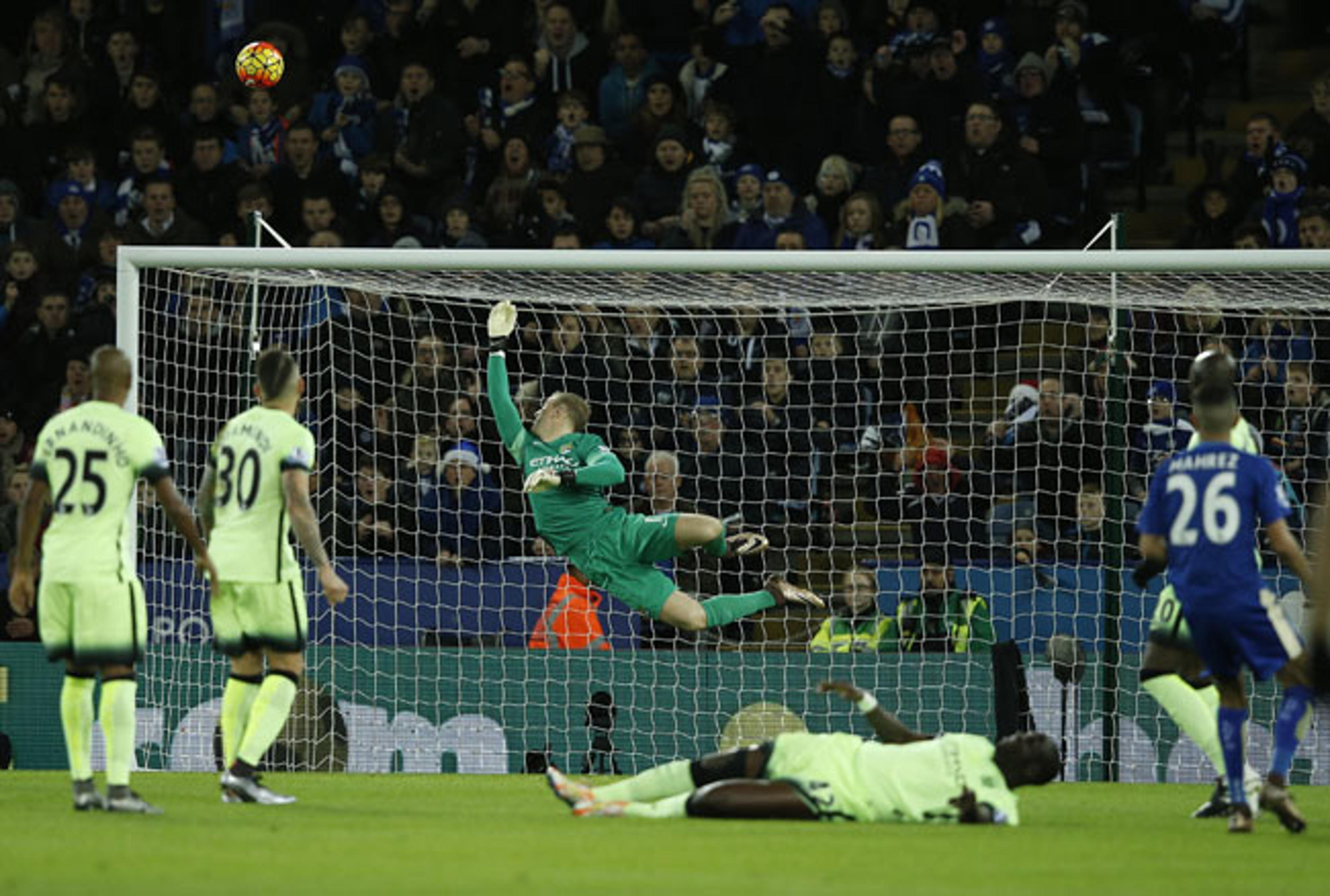 Jornal monta time ideal de Guardiola no City com Messi, Pogba e Piqué