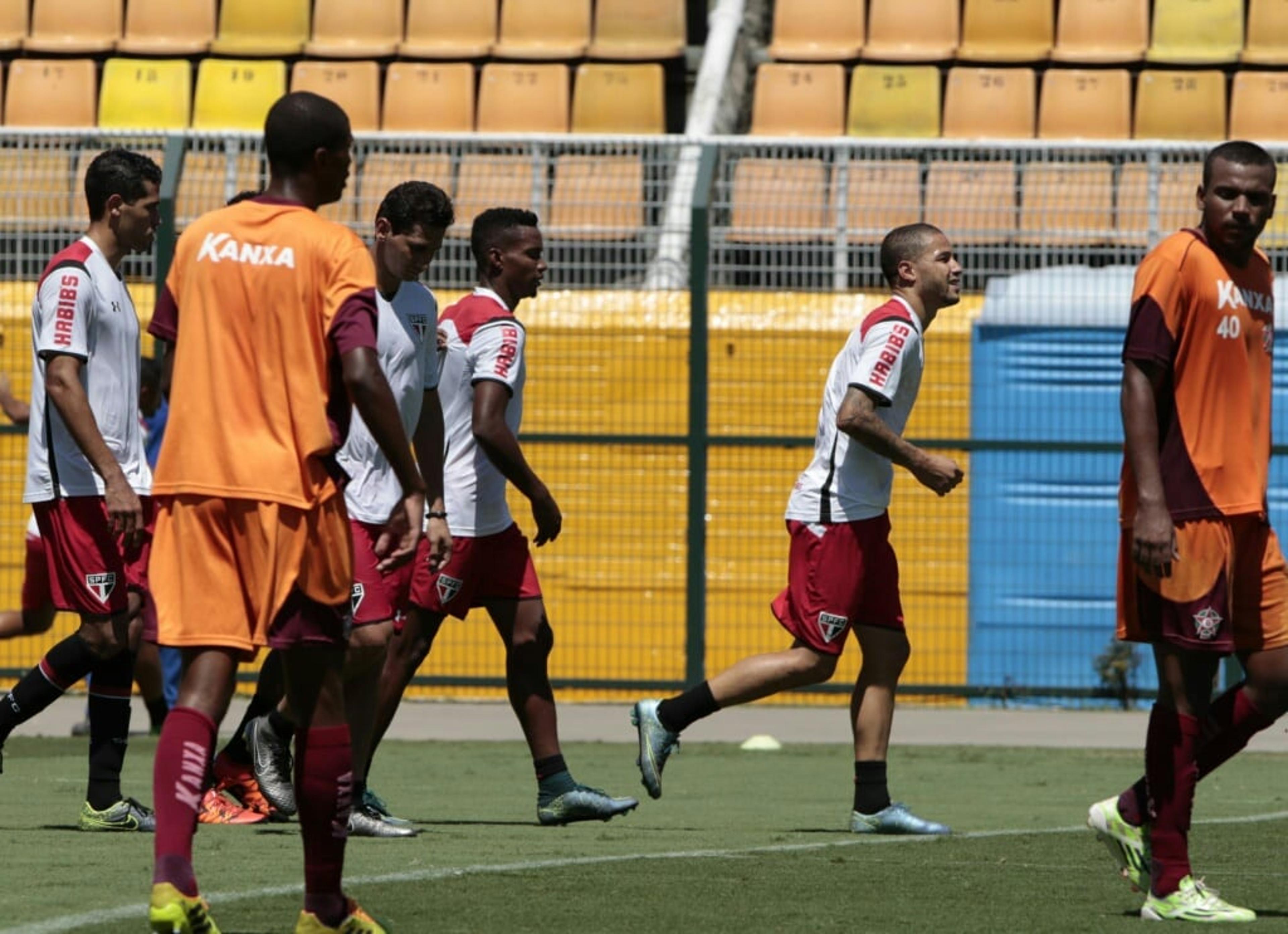 São Paulo vence jogo-treino morno no Pacaembu com golaço de Bruno