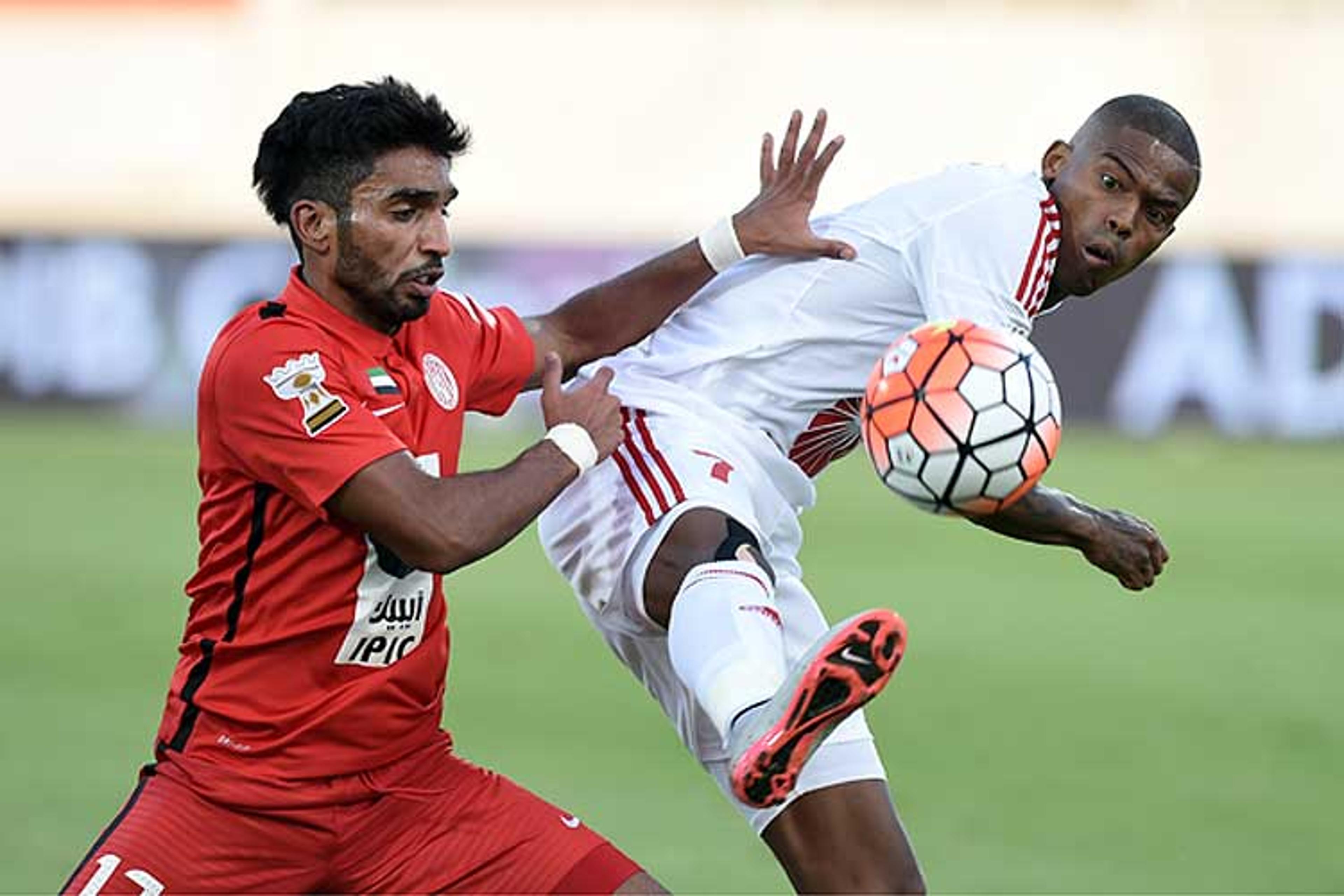 Maicosuel faz golaço e dá duas assistências em vitória do Al Sharjah