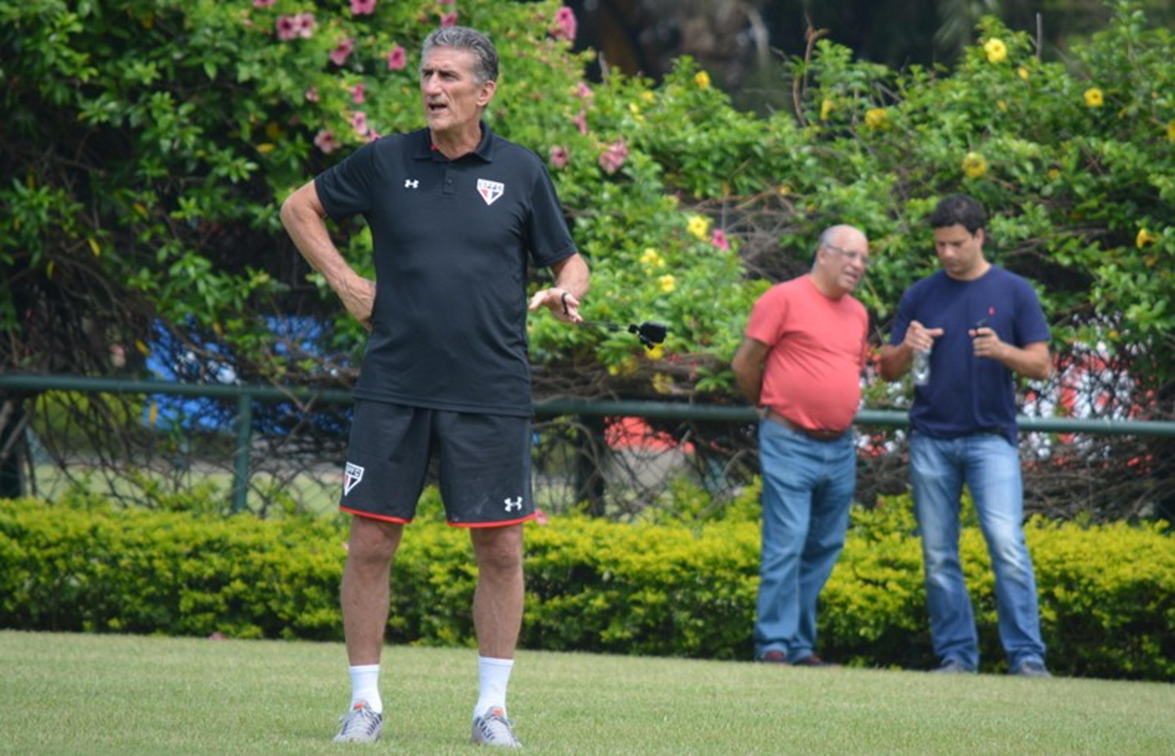 São Paulo já faz treino com titulares após ‘mistão’ golear o Água Santa