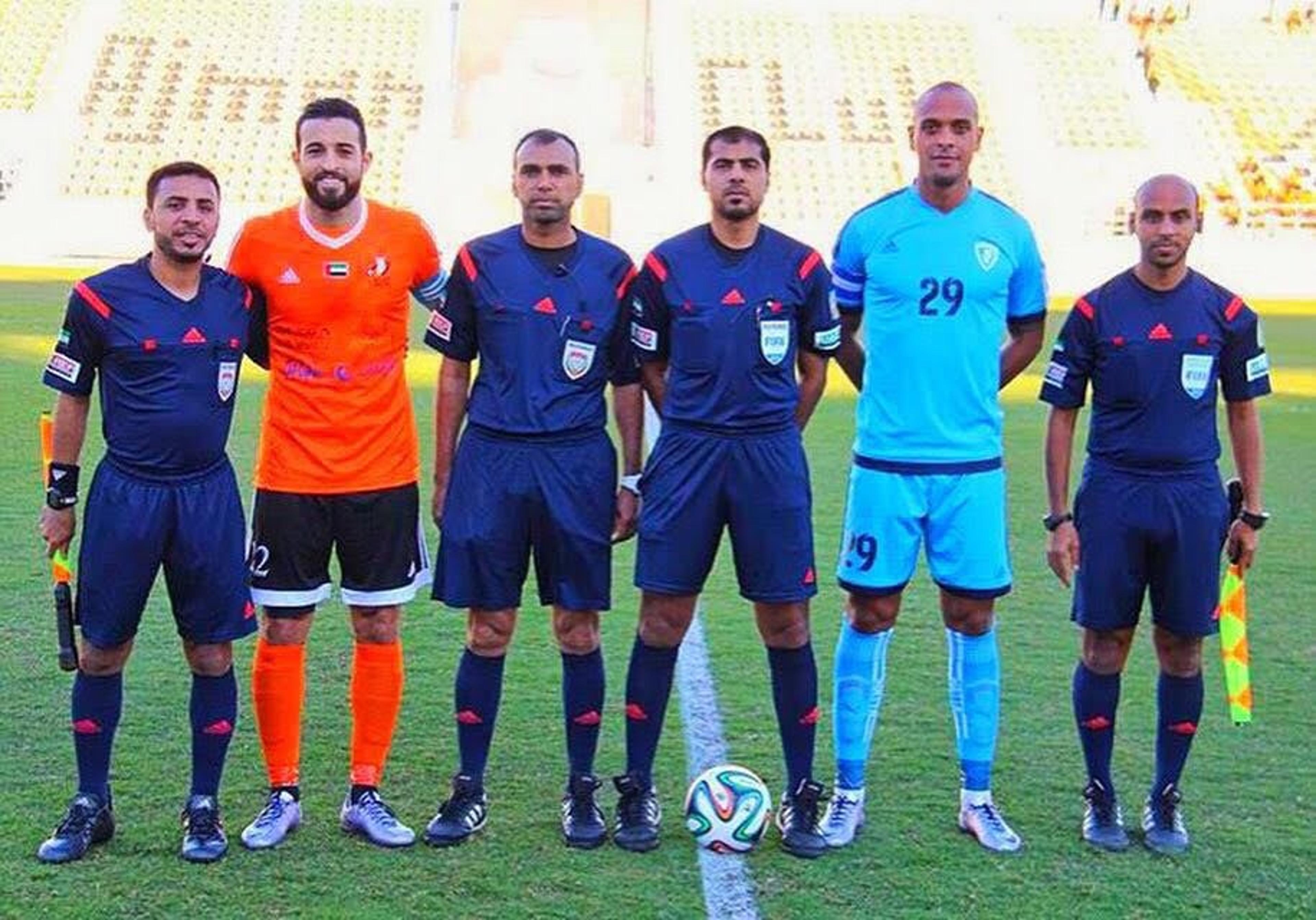 Artilheiro e capitão, Tássio celebra boa fase nos Emirados Árabes