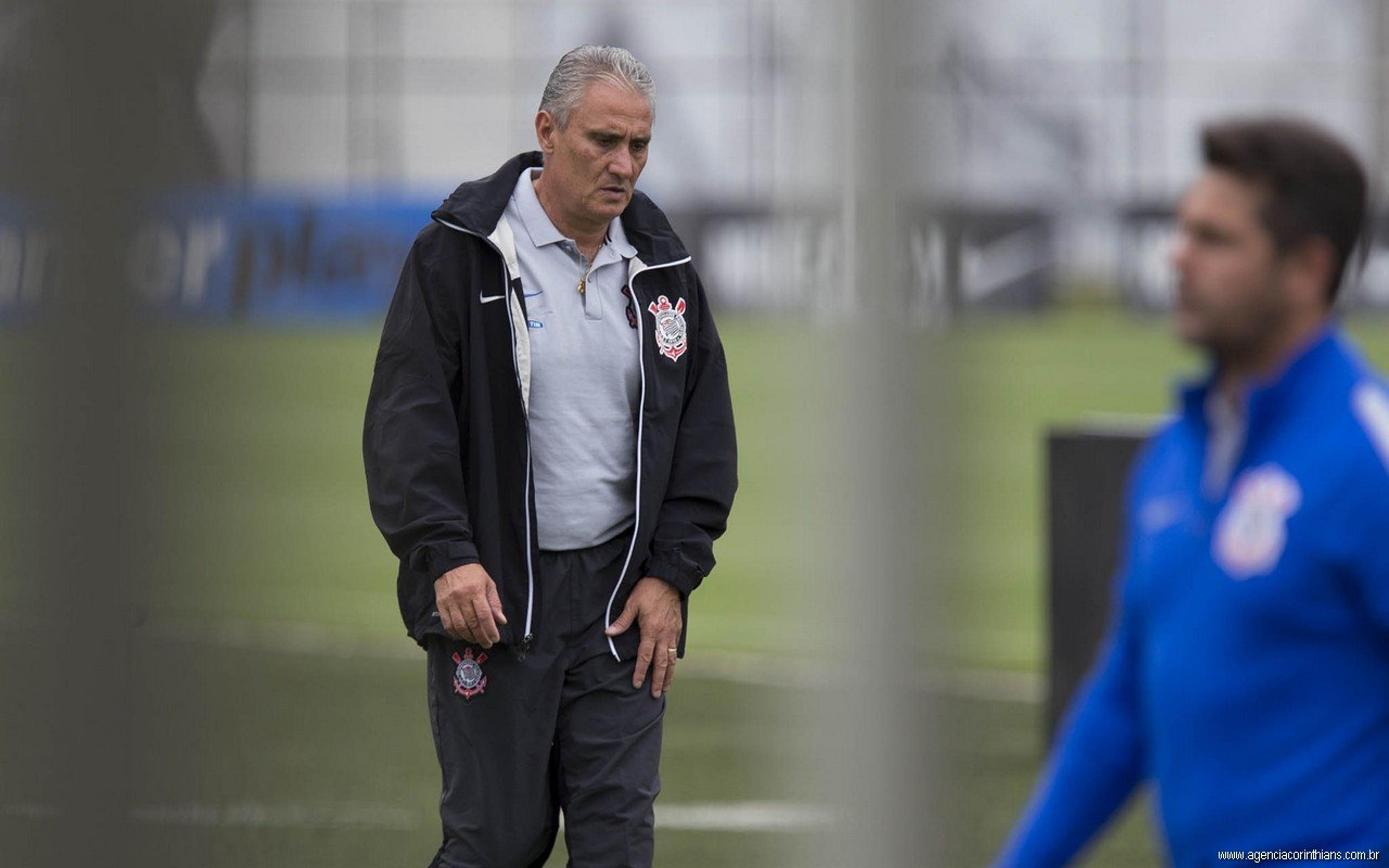 Corinthians tira quatro titulares até do banco e inclui Cristian e Claudinho