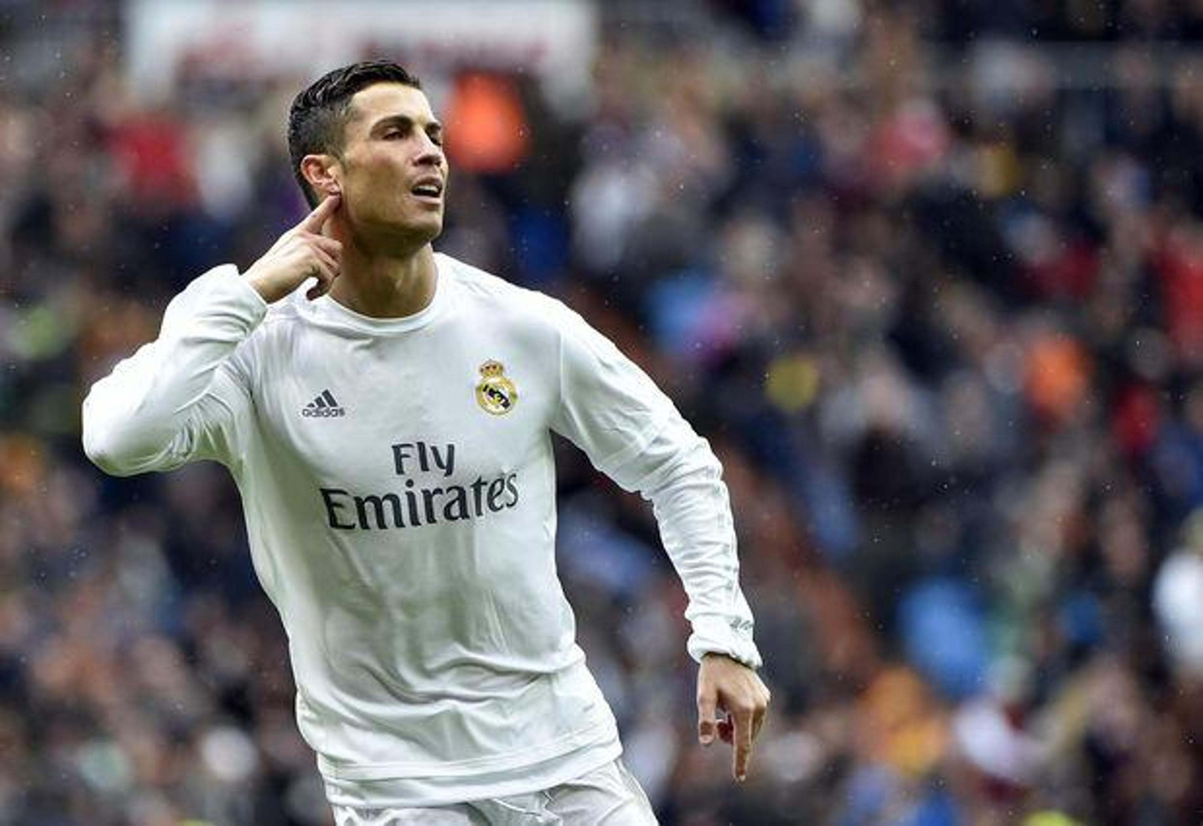 CR7 lidera eleição para o melhor da história e Pelé é apenas o sétimo