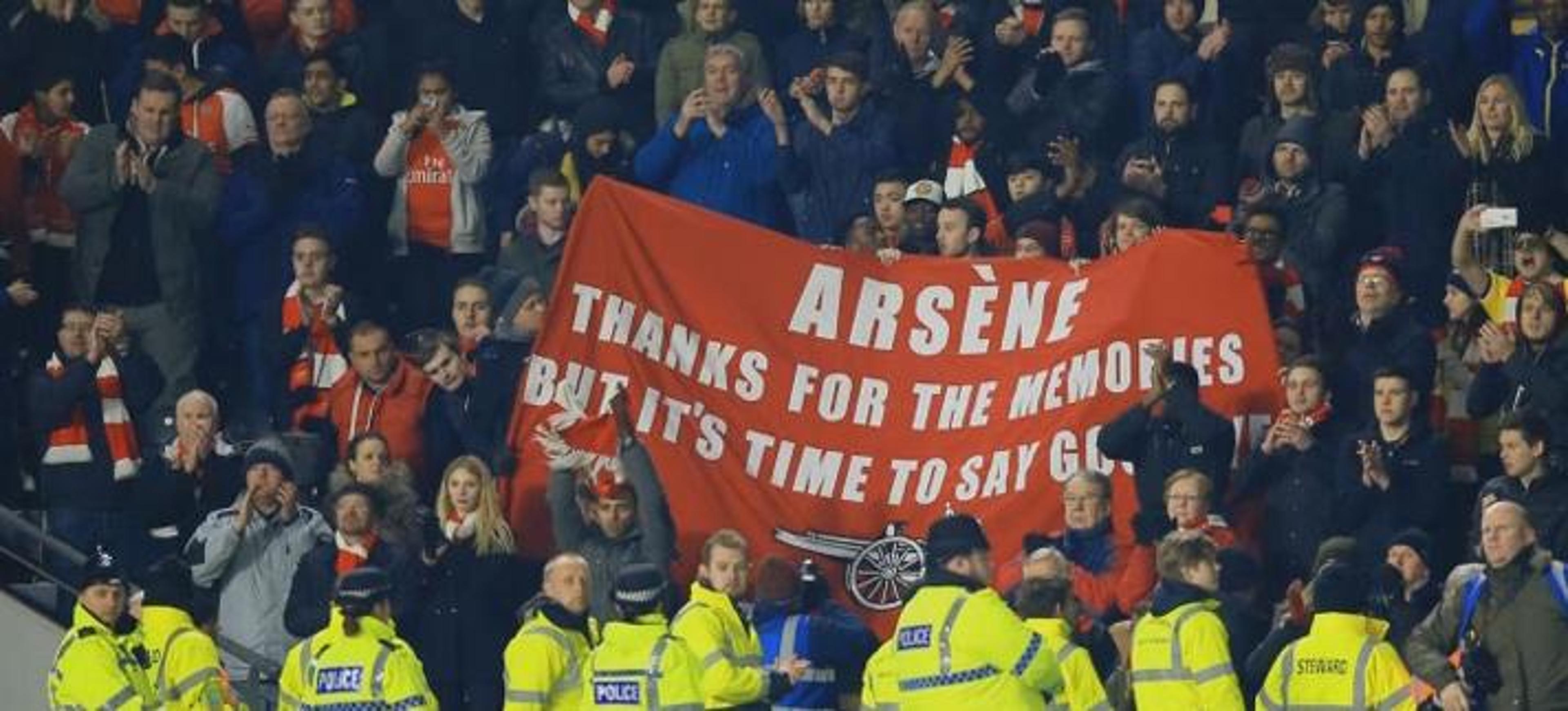 Wenger culpa torcida do Arsenal pela perda do título do Campeonato Inglês