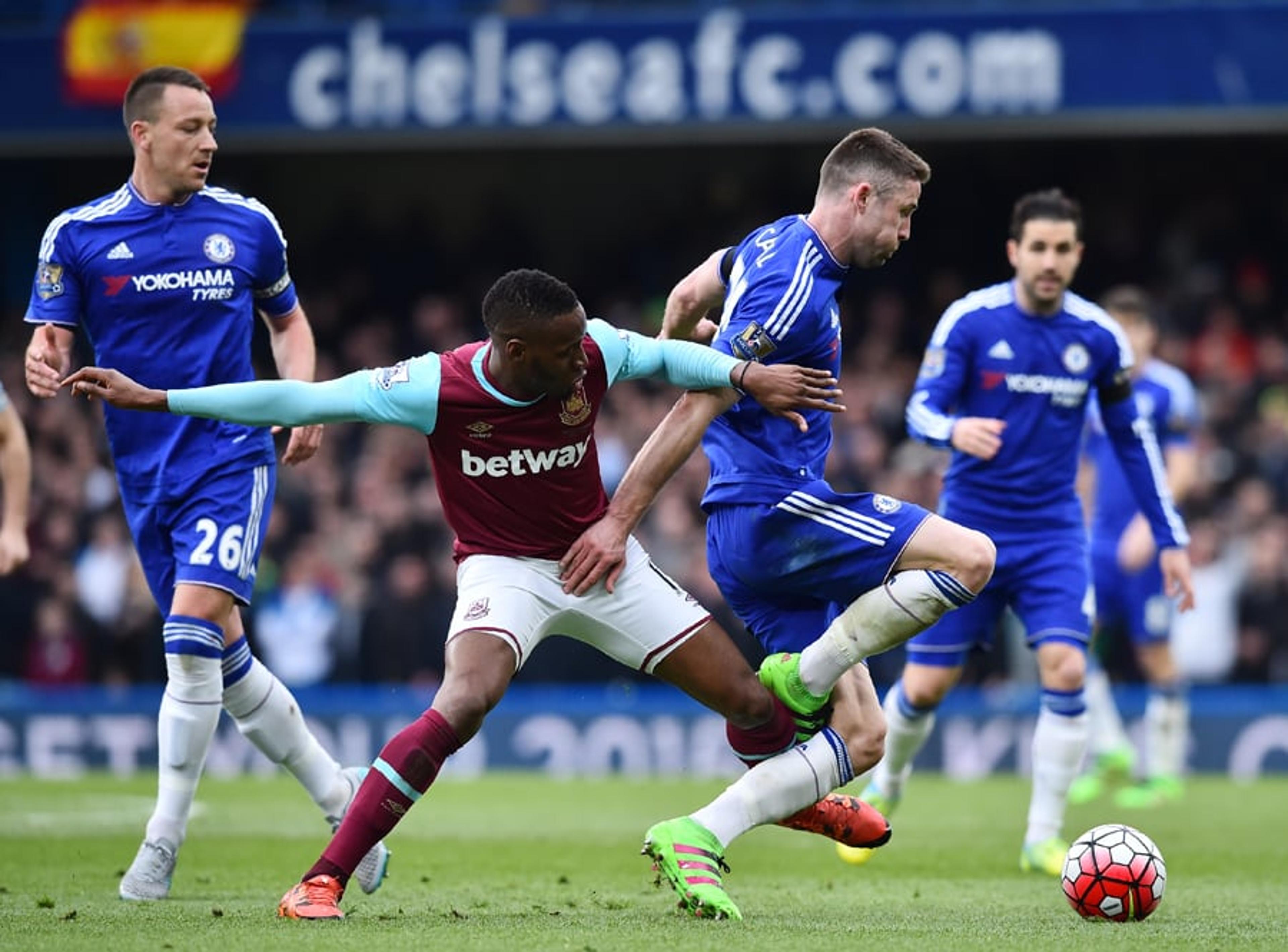 Fàbregas salva Chelsea, que fica no empate com o West Ham em casa