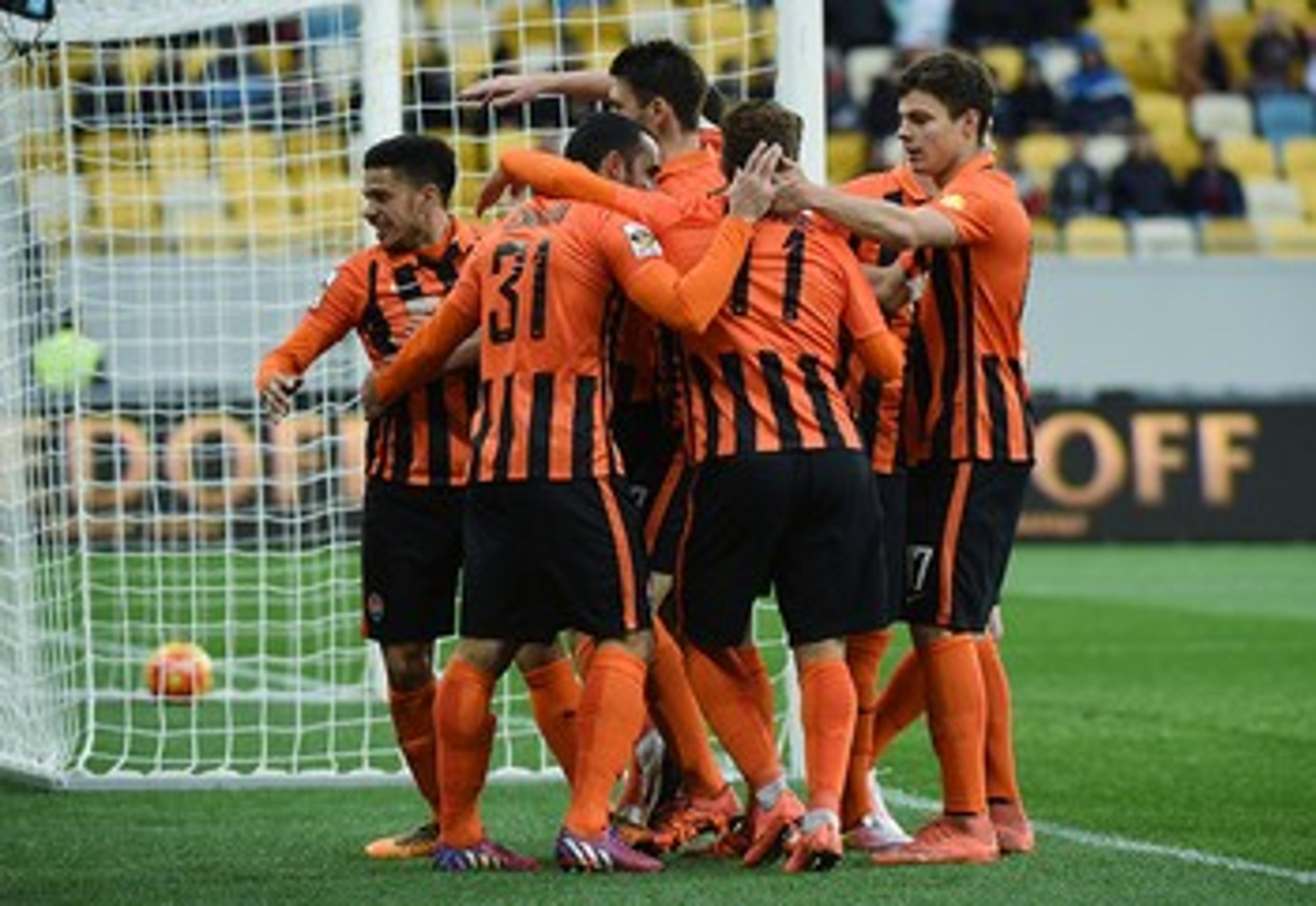 Shakhtar faz oito no Metalist com show de Taison e Marlos