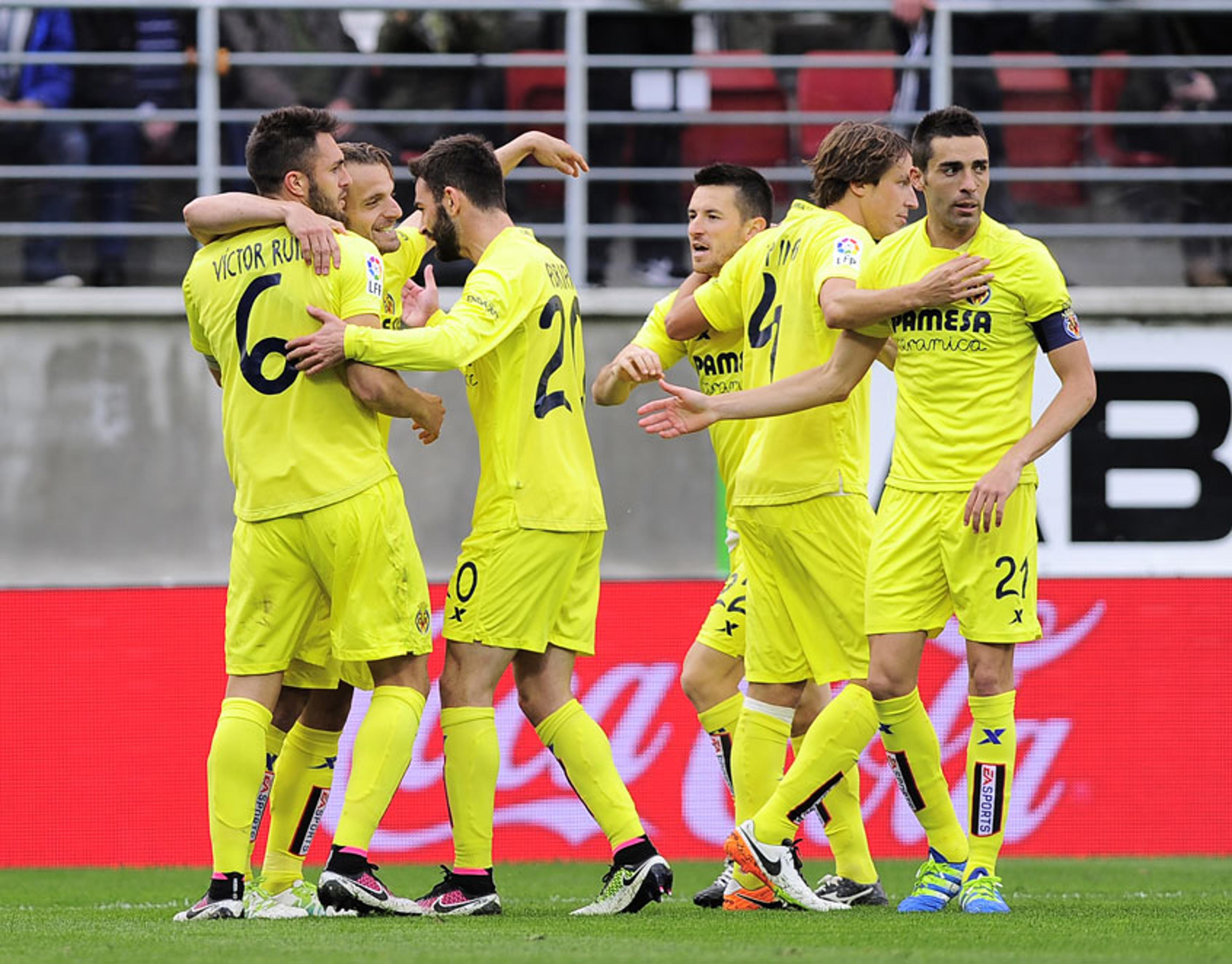 Villarreal vence fora de casa e segue forte por uma vaga na Champions