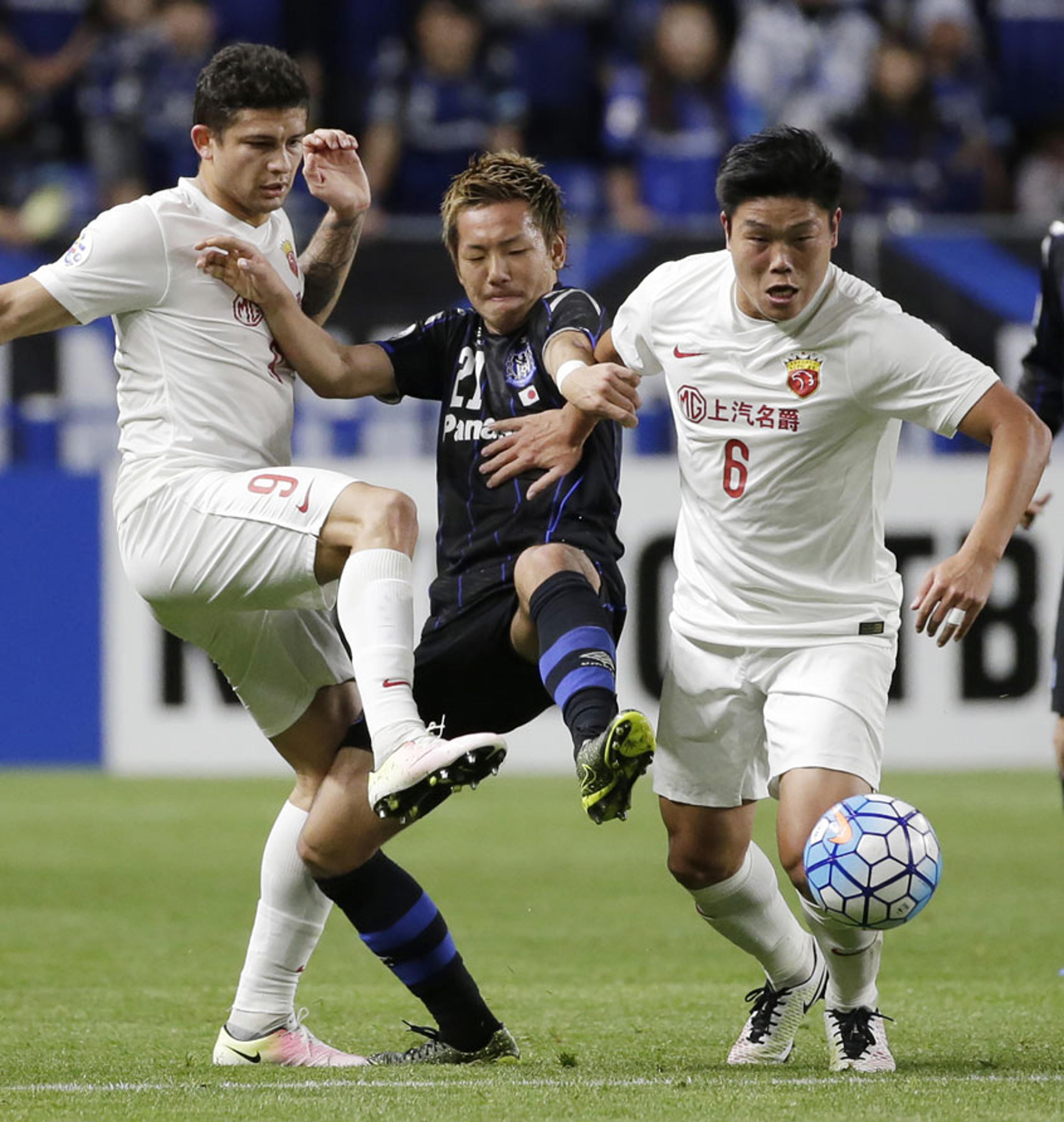 Shanghai SIPG vence e fica perto da próxima fase da Liga dos Campeões da Ásia; Jô marca, mas Jiangsu perde