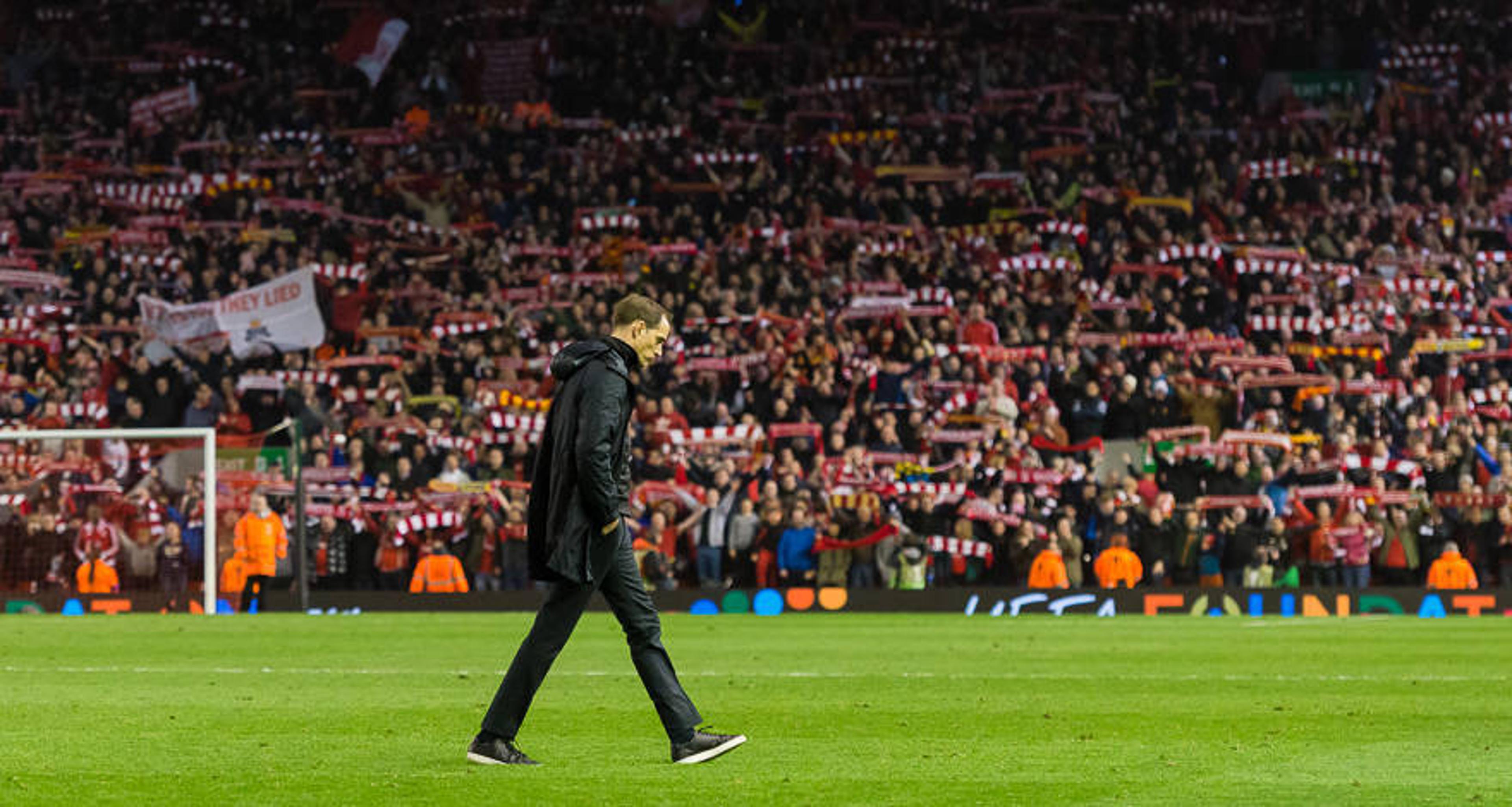 Desolado, técnico do Dortmund lamenta eliminação: ‘Não é lógico’