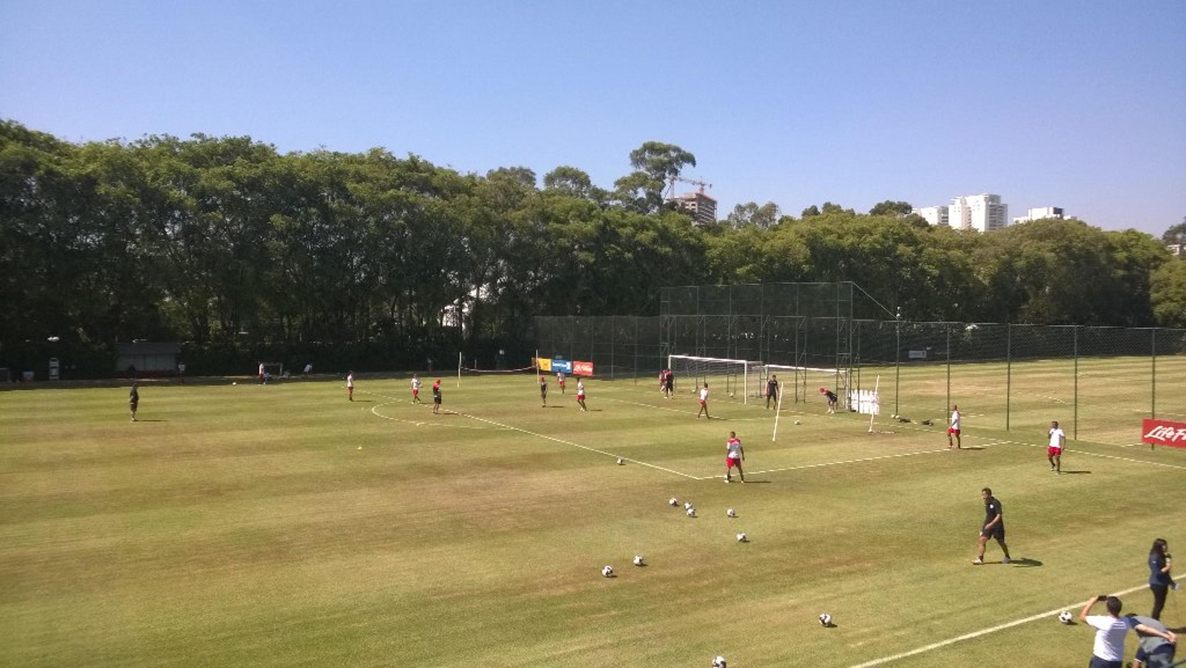 São Paulo perde Schmidt por lesão e deve ter Lugano contra o Audax