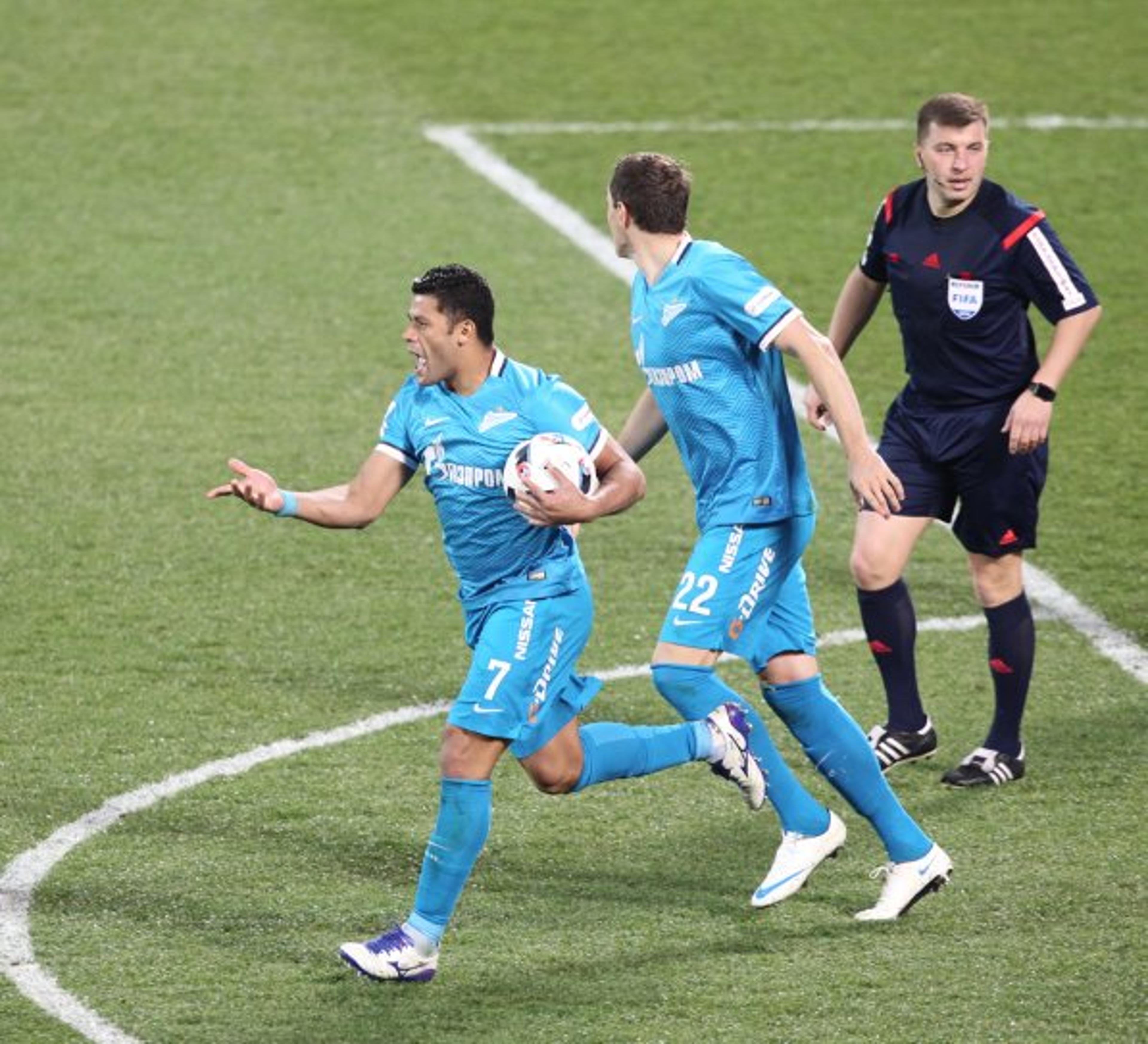 Hulk e Mauricio marcam, e Zenit goleia o Spartak Moscou