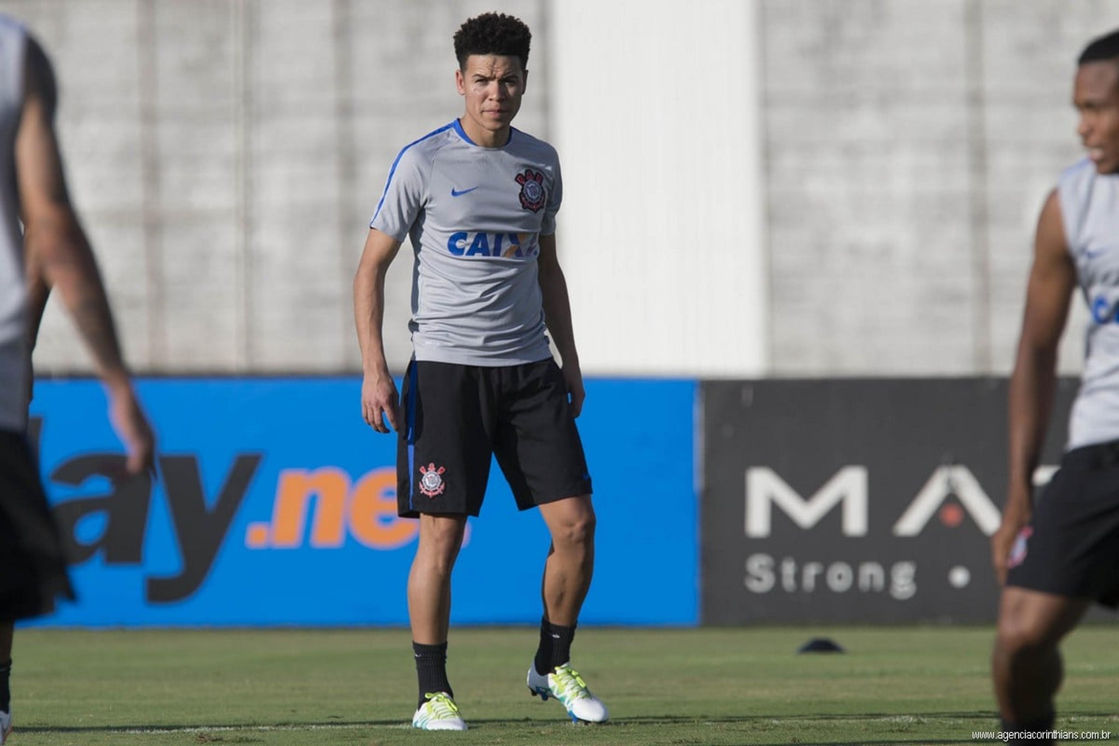 Tite testa Danilo e Marquinhos Gabriel no lugar de Alan Mineiro