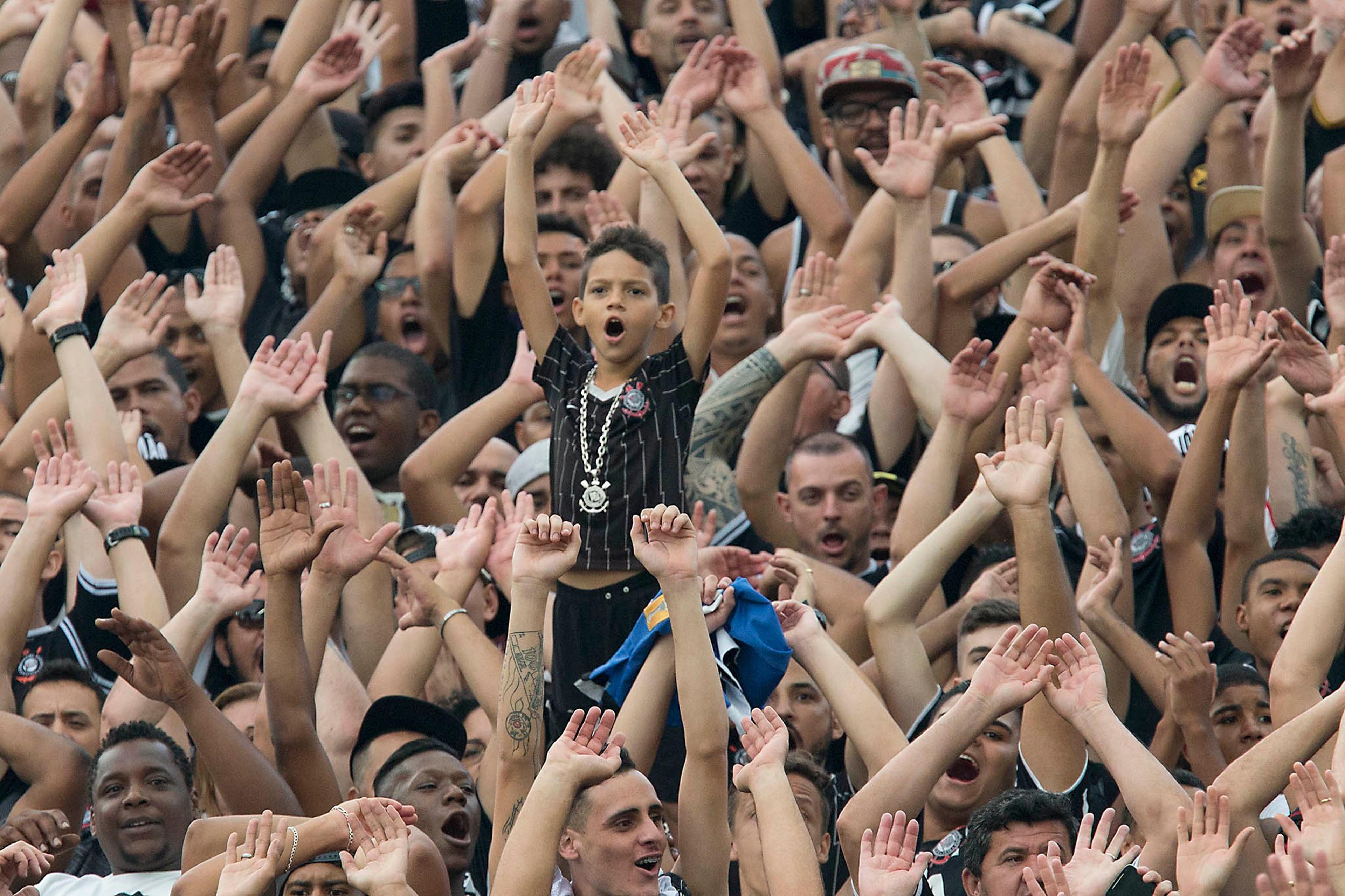 Contas, vendas e ‘sacrifícios’: diretor financeiro do Corinthians abre o jogo