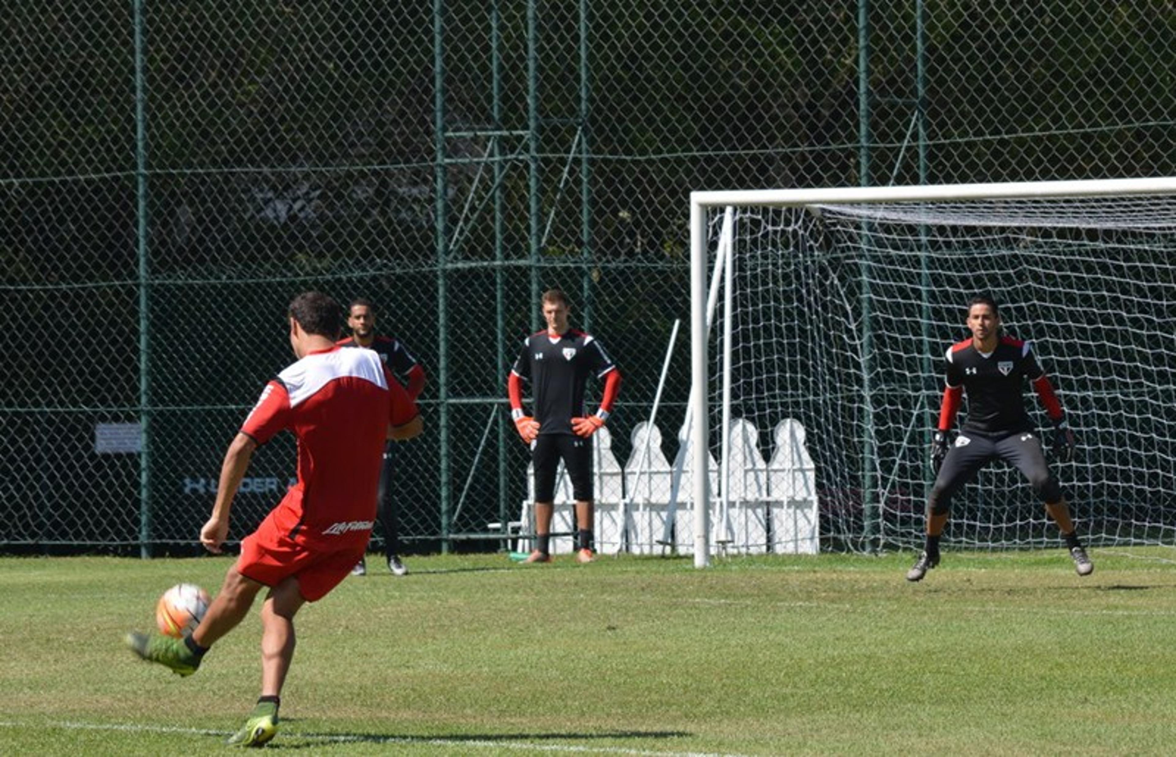 São Paulo volta a treinar na primeira semana ‘cheia’ da temporada