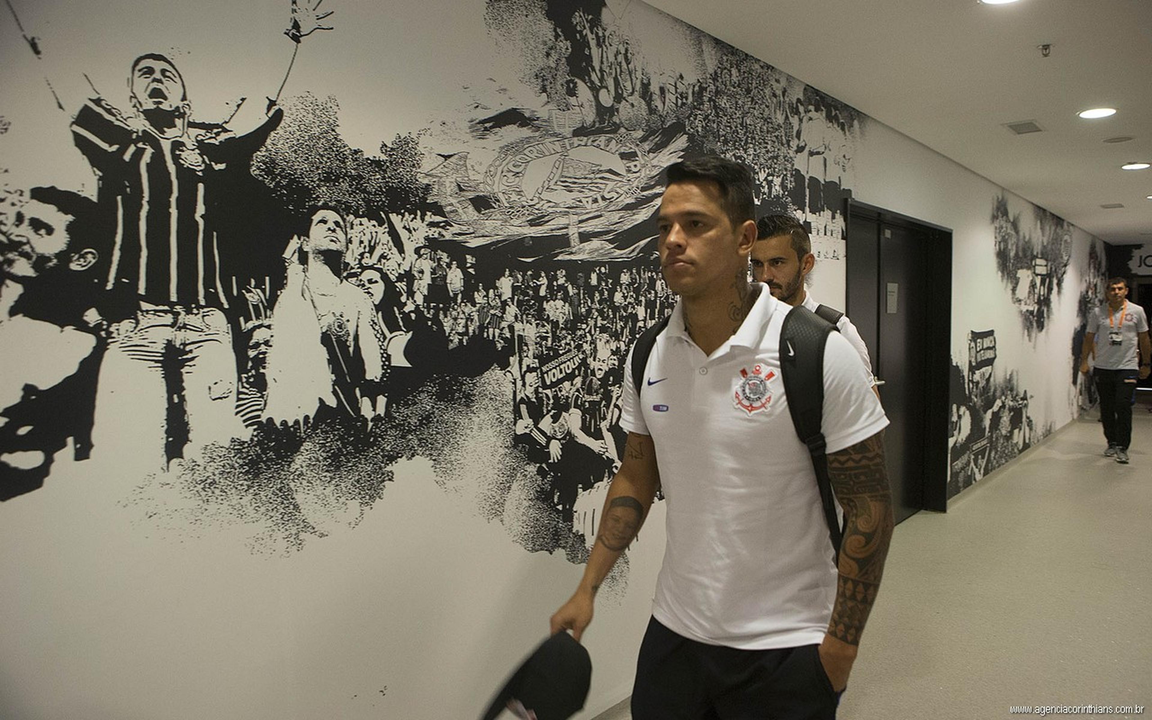 Giovanni Augusto surpreende e pode voltar antes do prazo no Corinthians