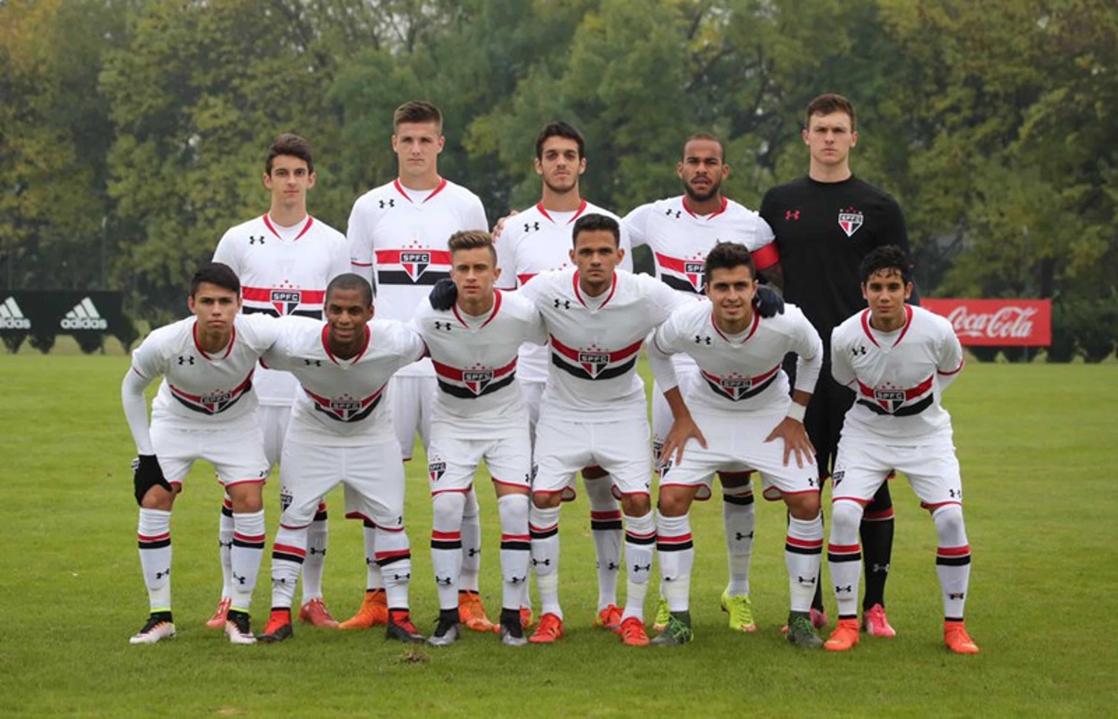 Sub-20 do São Paulo goleia o River Plate e volta 100% da Argentina