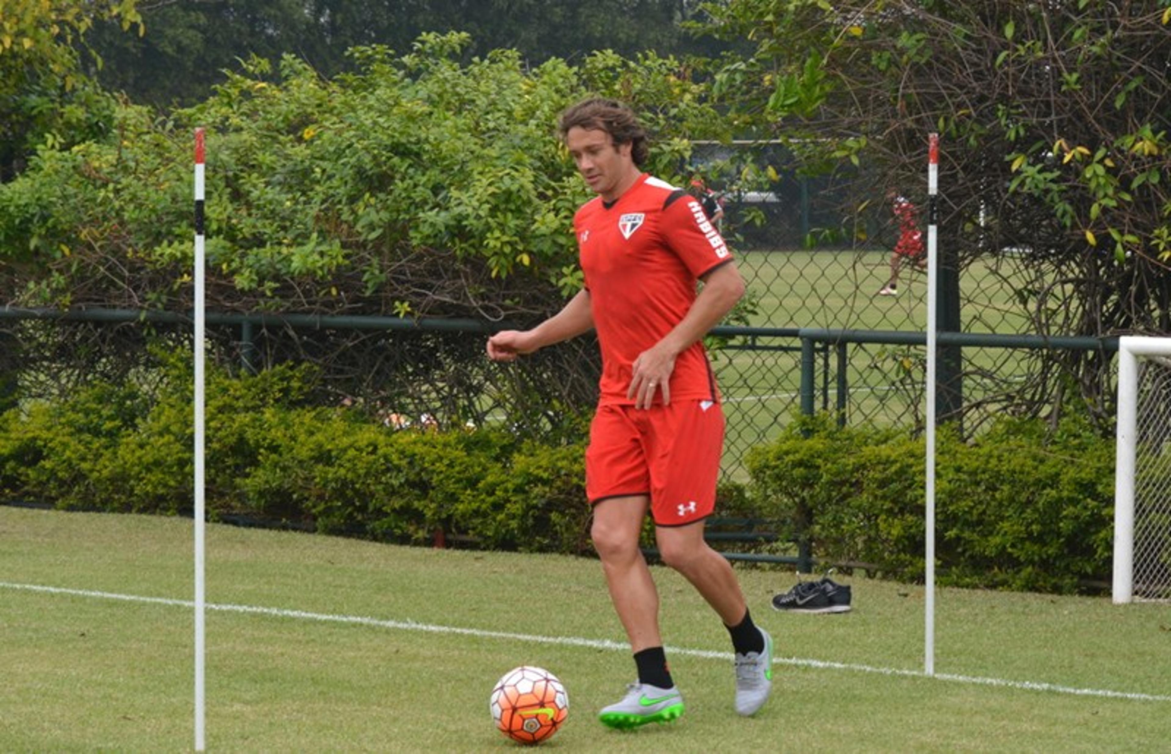 Lugano vai a campo e deve reforçar o São Paulo no Independência