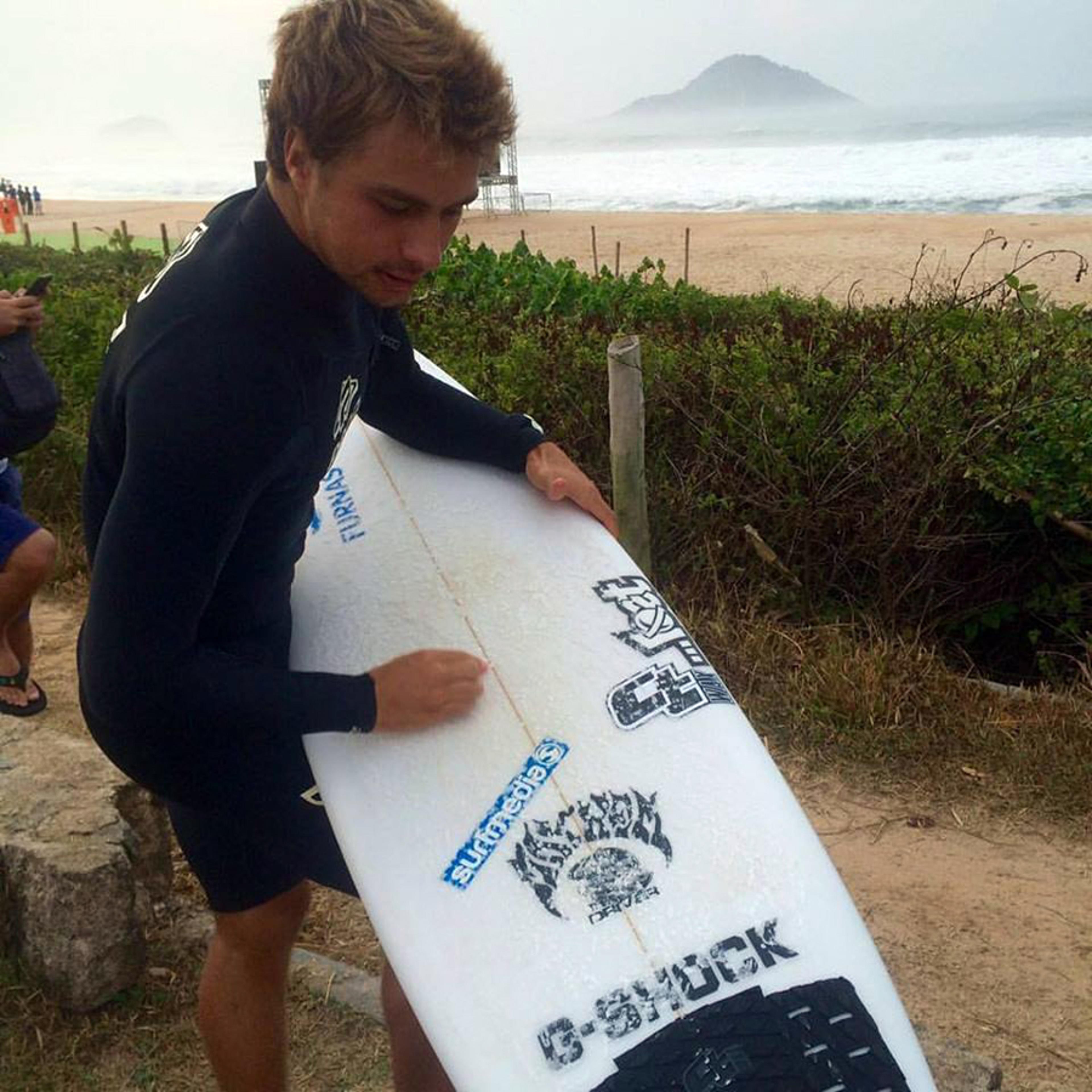 Lucas Silveira mira vaga na elite do surfe em 2017