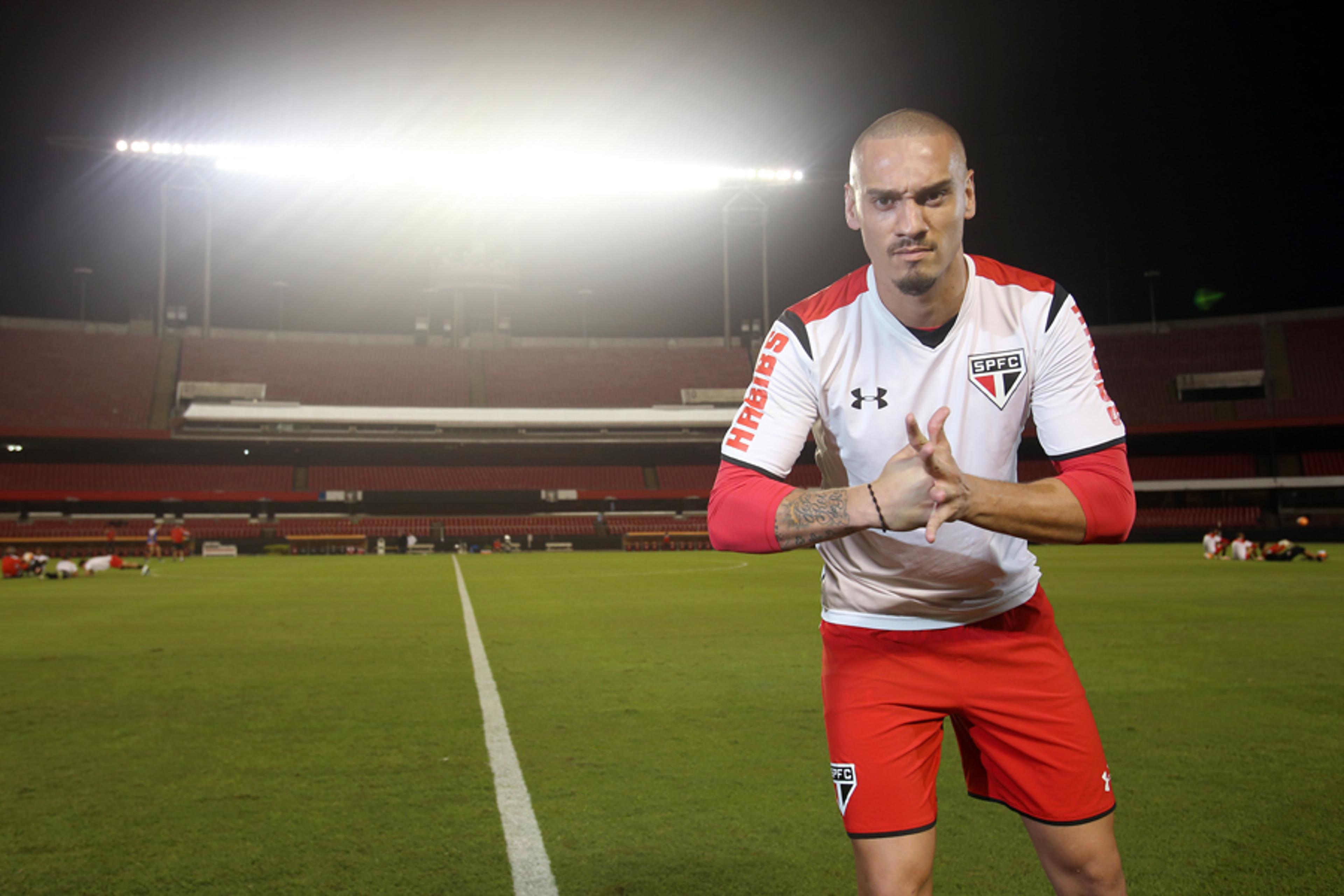 Com Maicon e Mena, São Paulo espera time completo na Libertadores