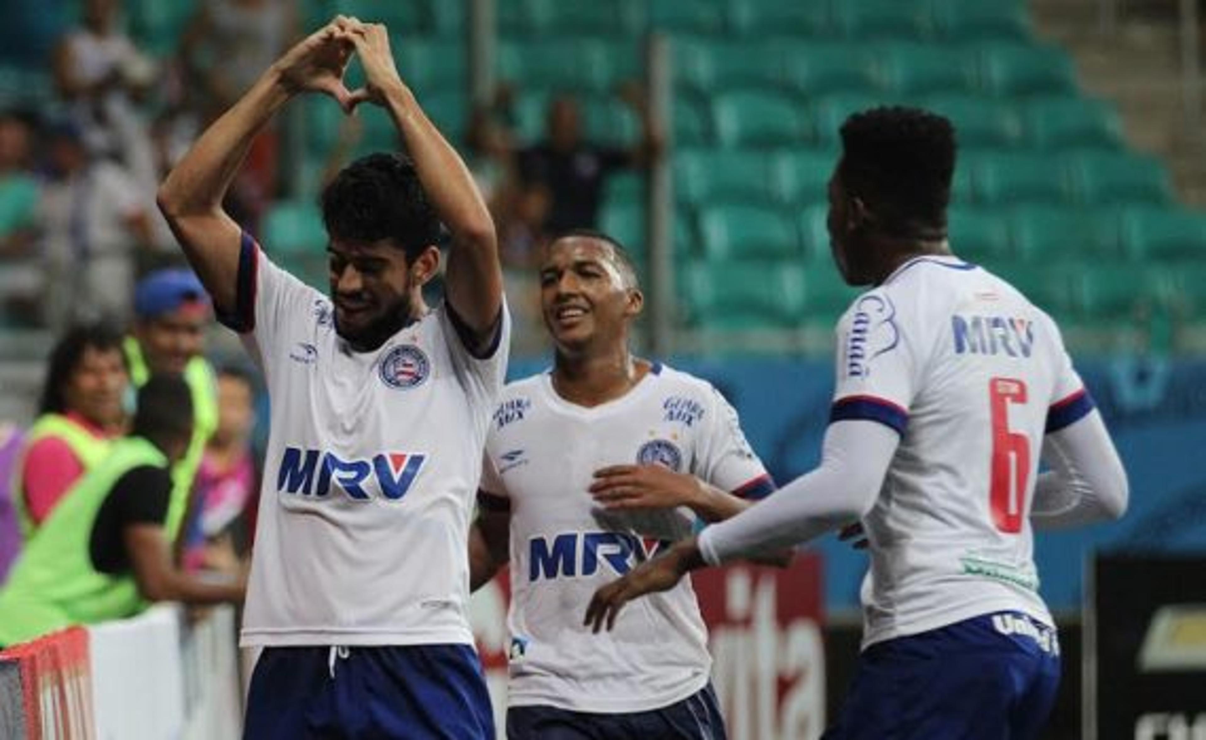 Em noite de Zé Roberto, Bahia vence Avaí na estreia da Série B